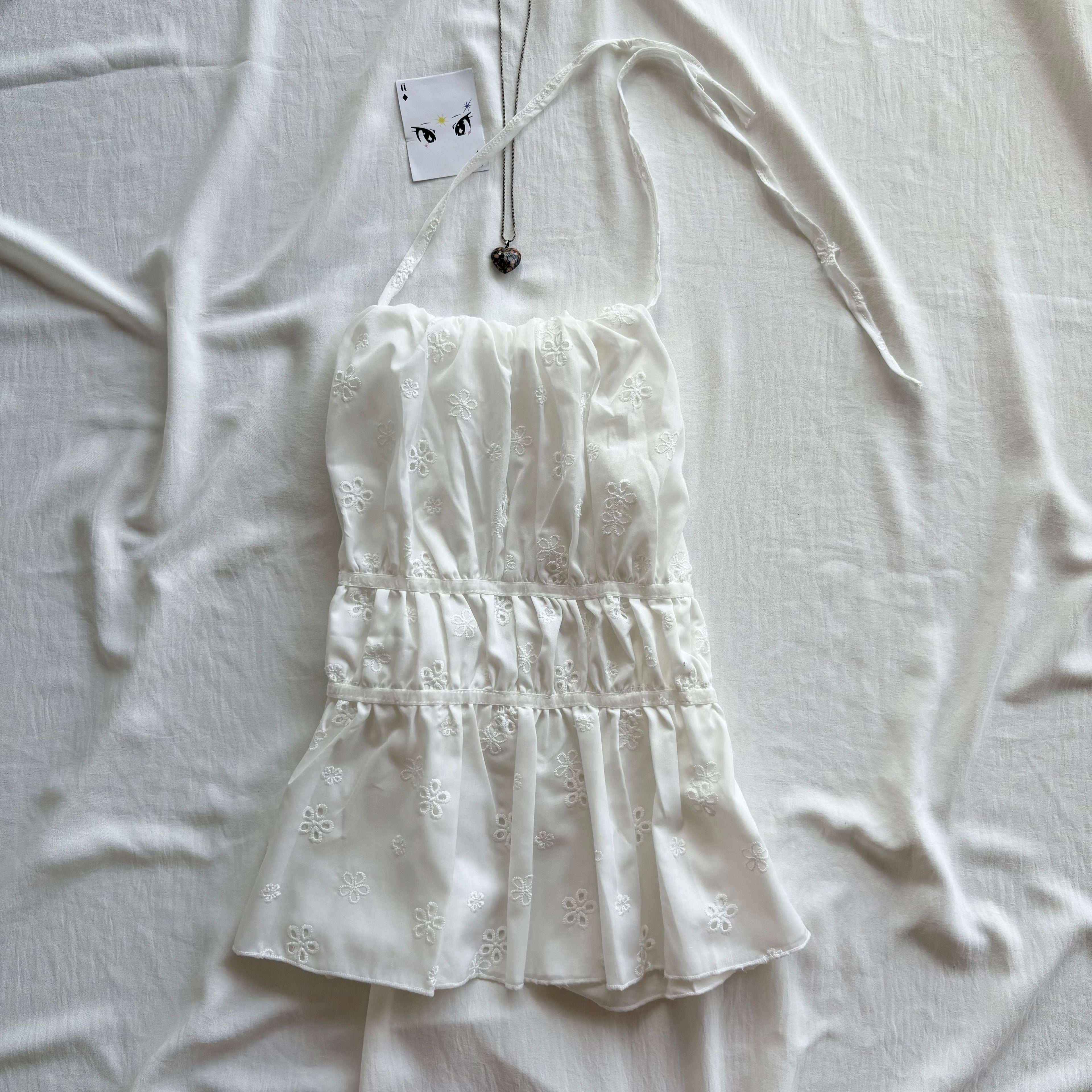 EYELET BACKLESS TOP (Bust : 34-36, Upper Waist : 26-32)