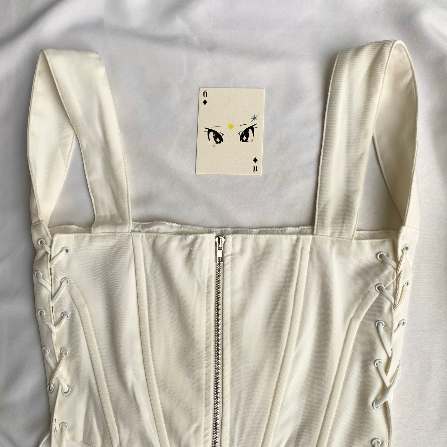 WHITE CORSET WITH ADJUSTABLE SIDES (Bust : 30-34, Upper Waist : 24-26)
