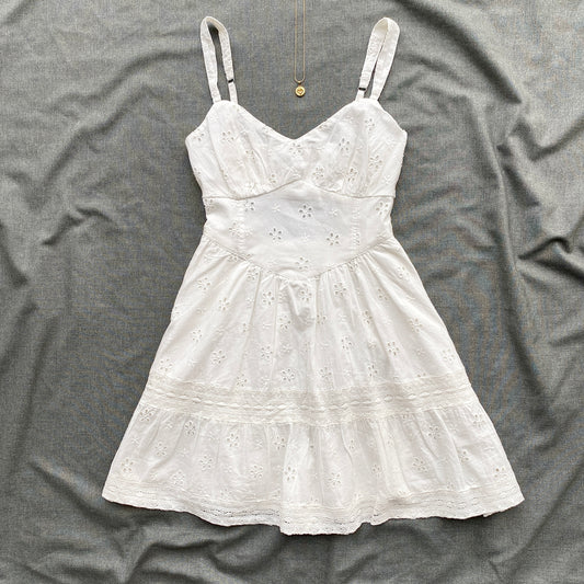 WHITE EYELET DRESS FROM HOLLISTER (Bust : 28-32, Upper Waist : 24-28)