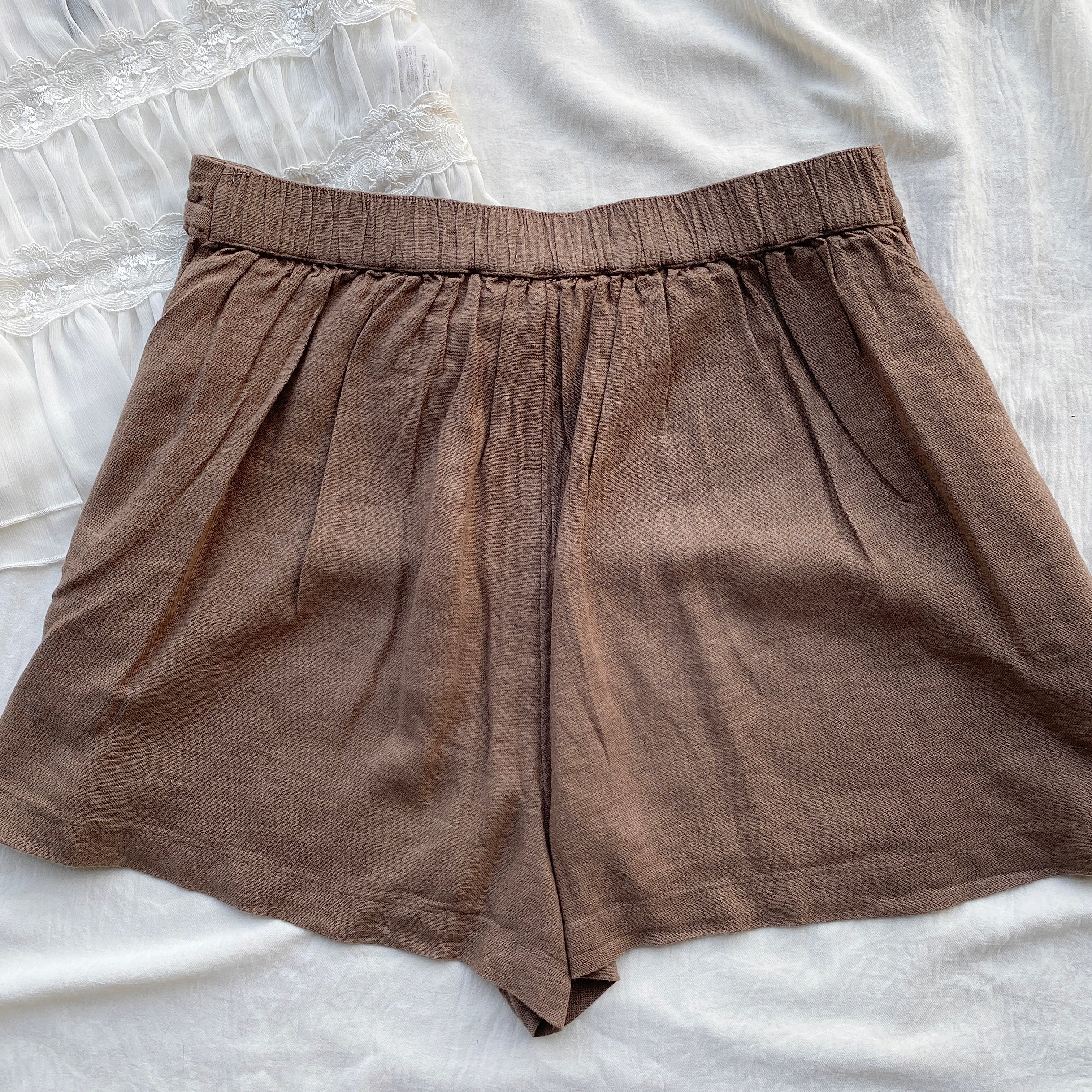 BROWN LINEN SHORTS (Waist : 30-32)