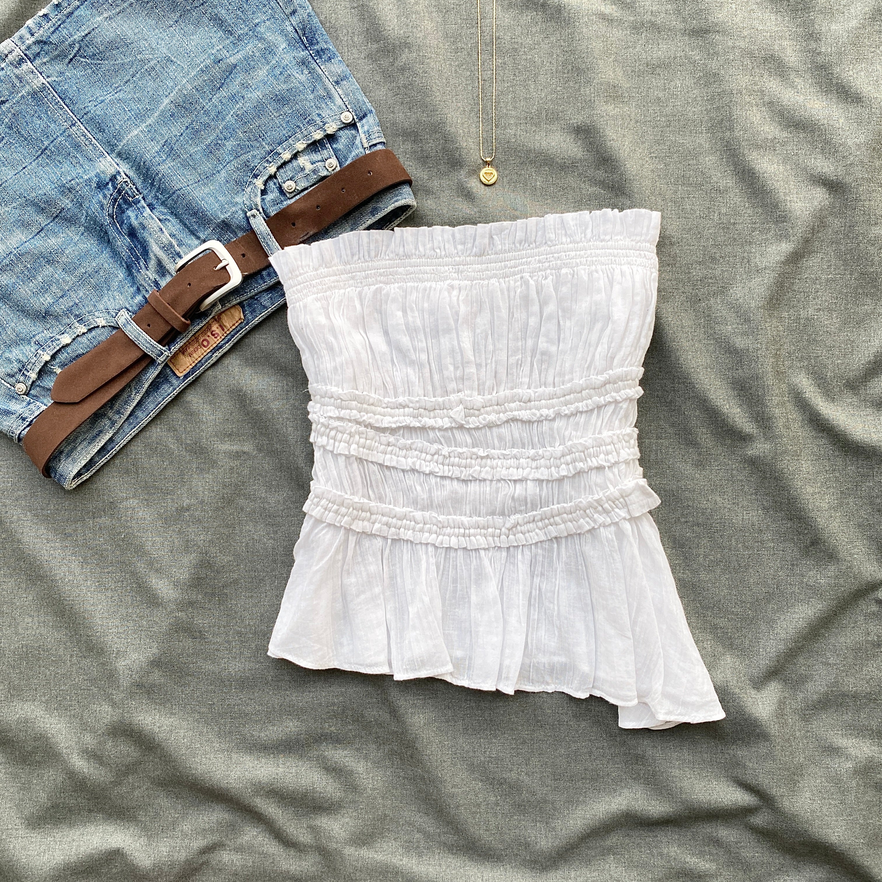 WHITE TUBE TOP FROM FREE PEOPLE (Bust : 30-34, Upper Waist : 26-32)
