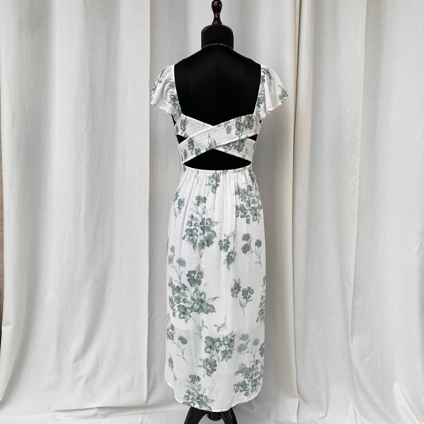 FLORAL MAXI DRESS FROM HOLLISTER (Bust : 30-34, Upper Waist : 28-34)