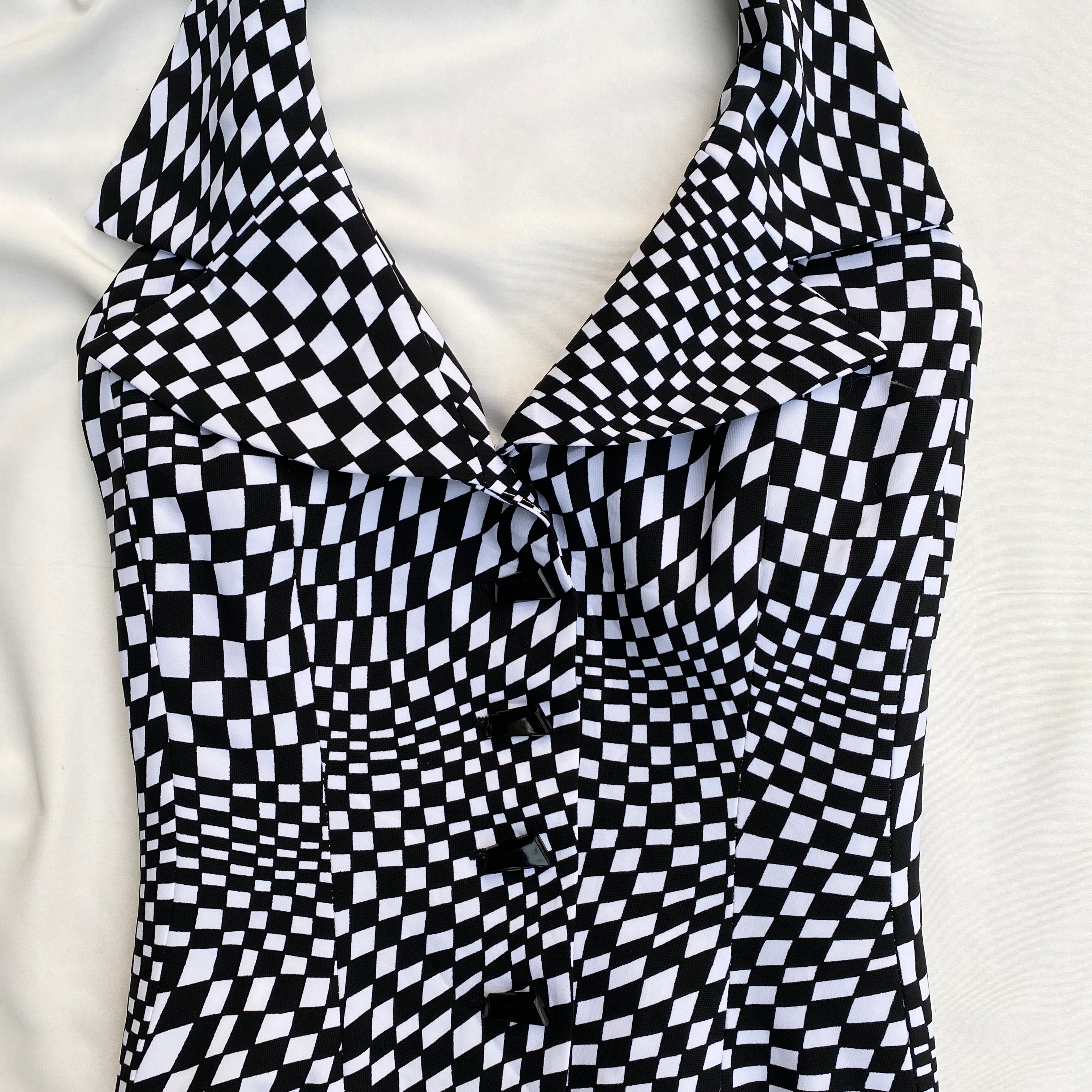 CHECKERED HALTER VEST (Bust : 34-36, Upper Waist : 30-32)