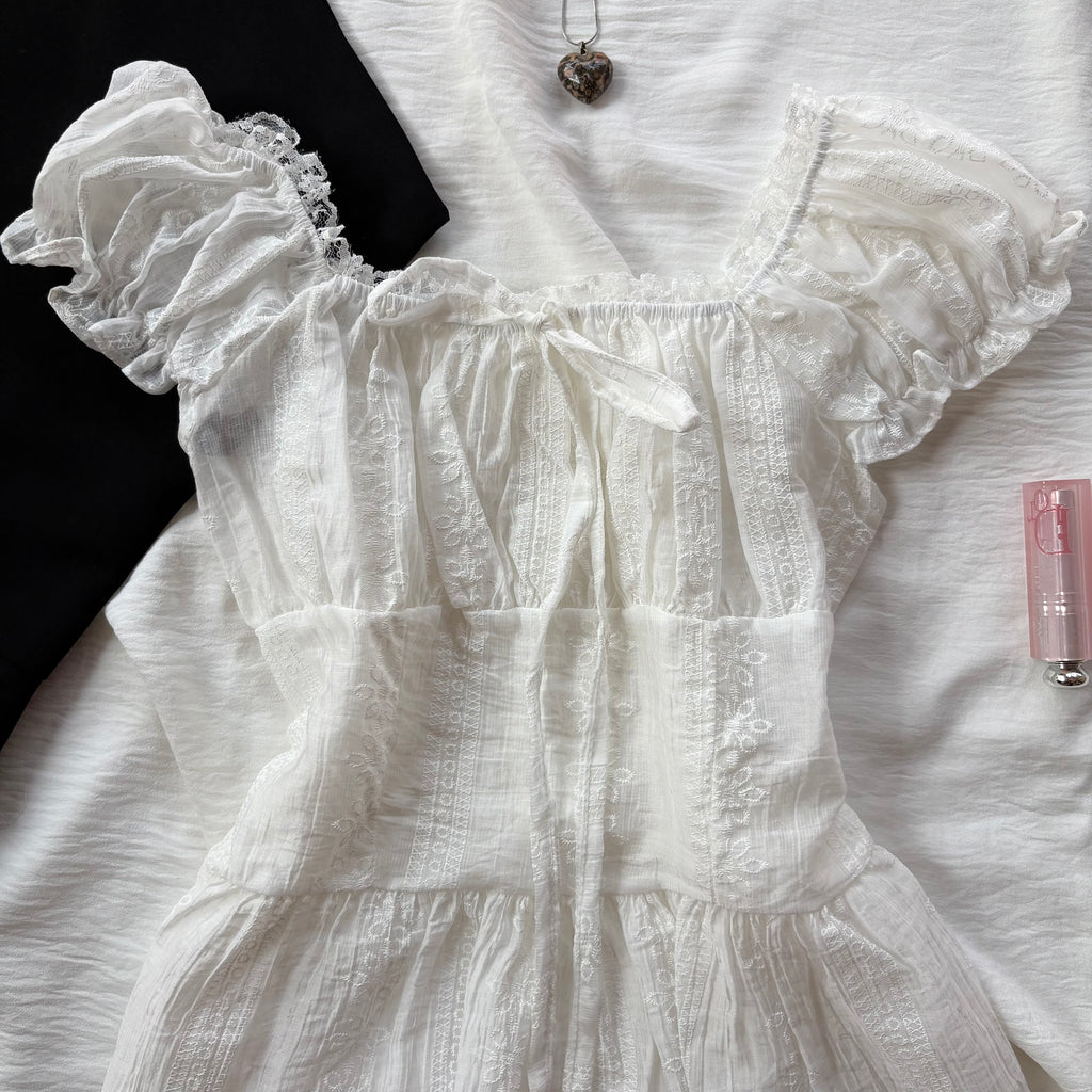 WHITE TOP (Bust : 28-34, Upper Waist : 24-28)