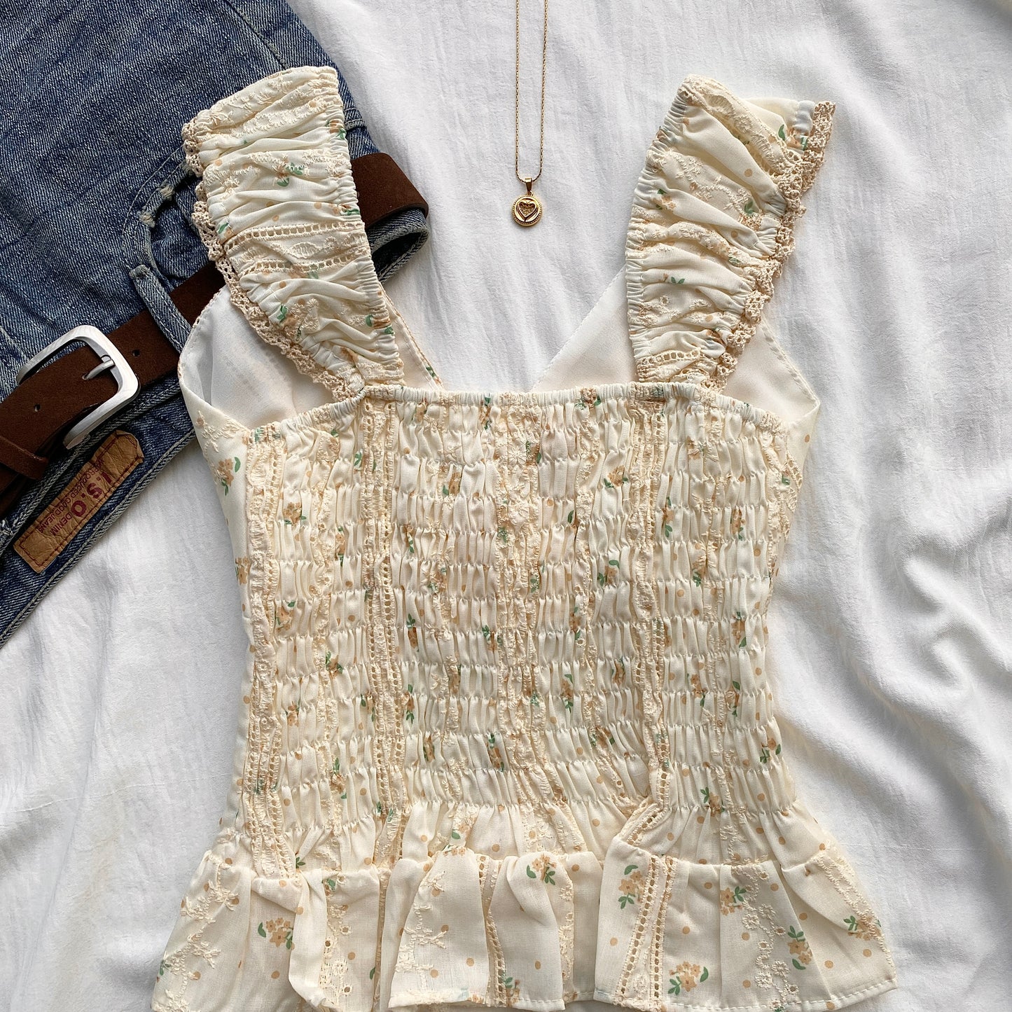 DOTTIE TOP WITH BLUE BUTTONS (Bust : 28-32, Upper Waist : 23-26)