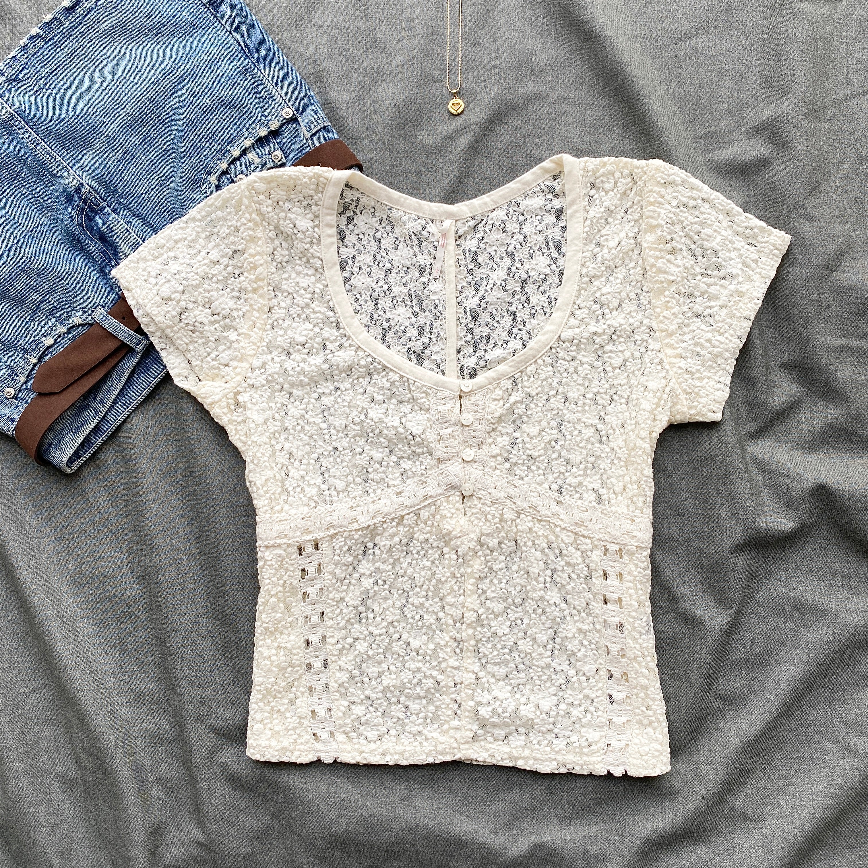 WHITE LACE TOP FROM FREE PEOPLE (Bust : 34-38, Upper Waist : 30-36)