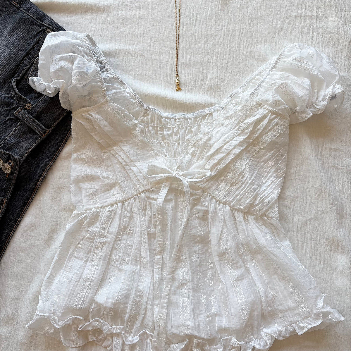 ODETTA TOP IN WHITE (Bust : 30-34, Upper Waist : 24-28)
