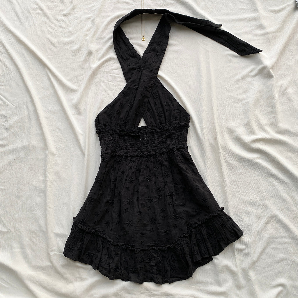 BLACK EYELET HALTER DRESS (Bust : 34-36, Upper Waist : 28-34)