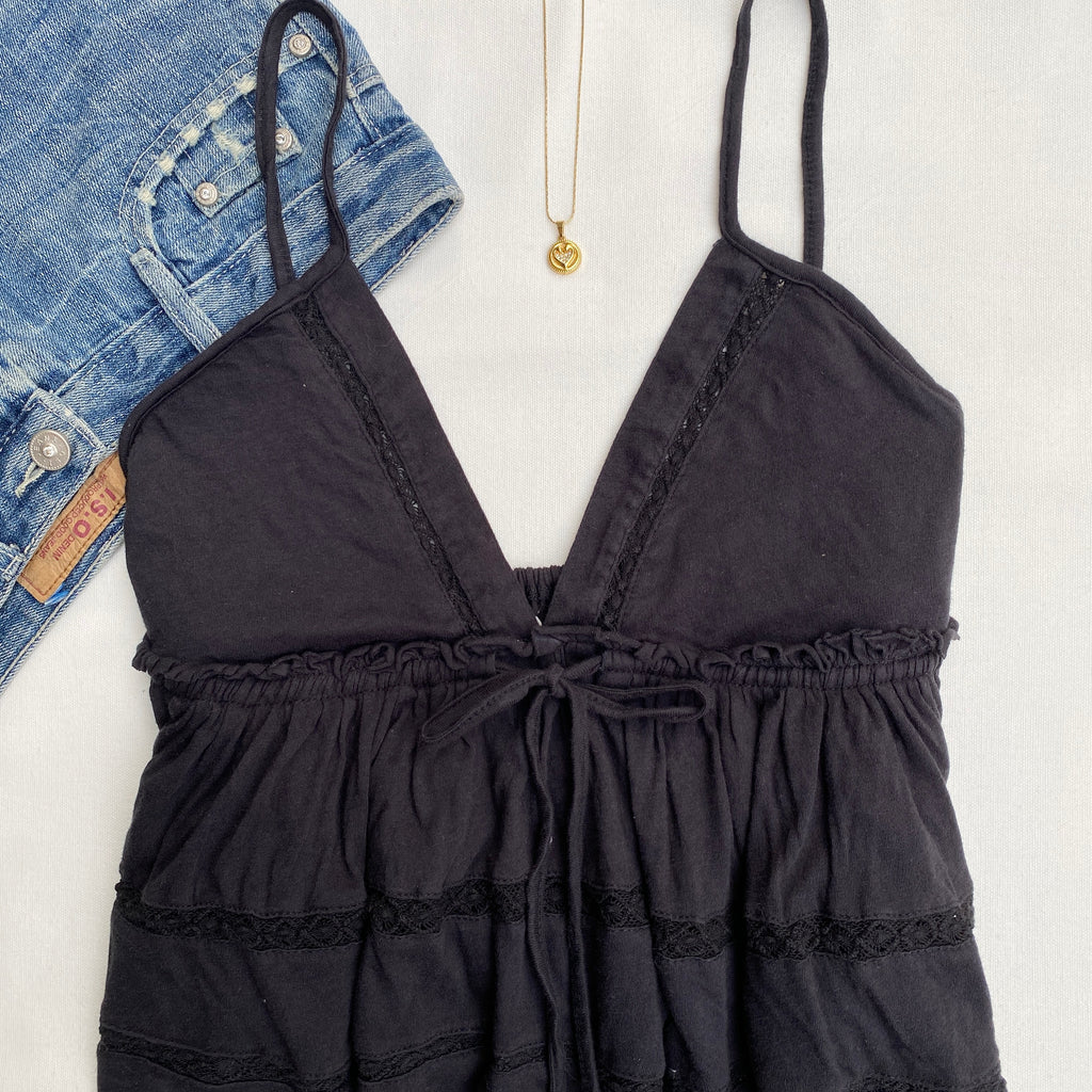 BLACK TOP FROM URBAN OUTFITTERS (Bust : 34-36, Upper Waist : 28-36)
