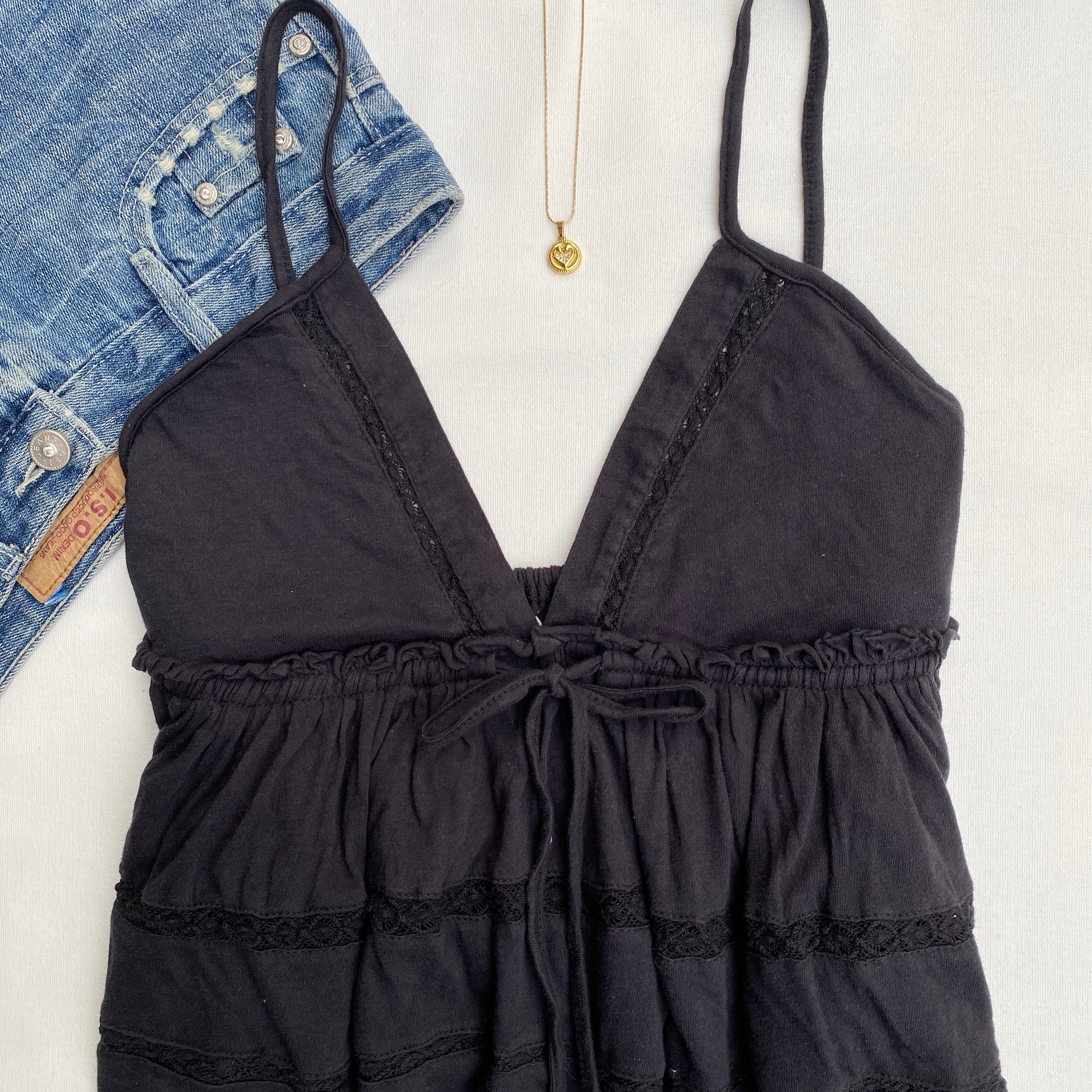 BLACK TOP FROM URBAN OUTFITTERS (Bust : 34-36, Upper Waist : 28-36)