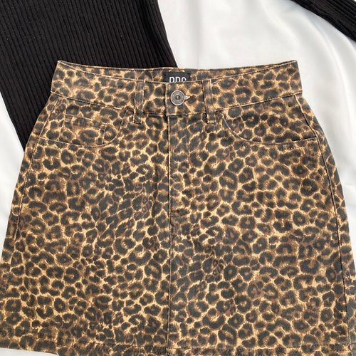 ANIMAL PRINT SKIRT FROM URBAN OUTFITTERS (Waist : 24-26)