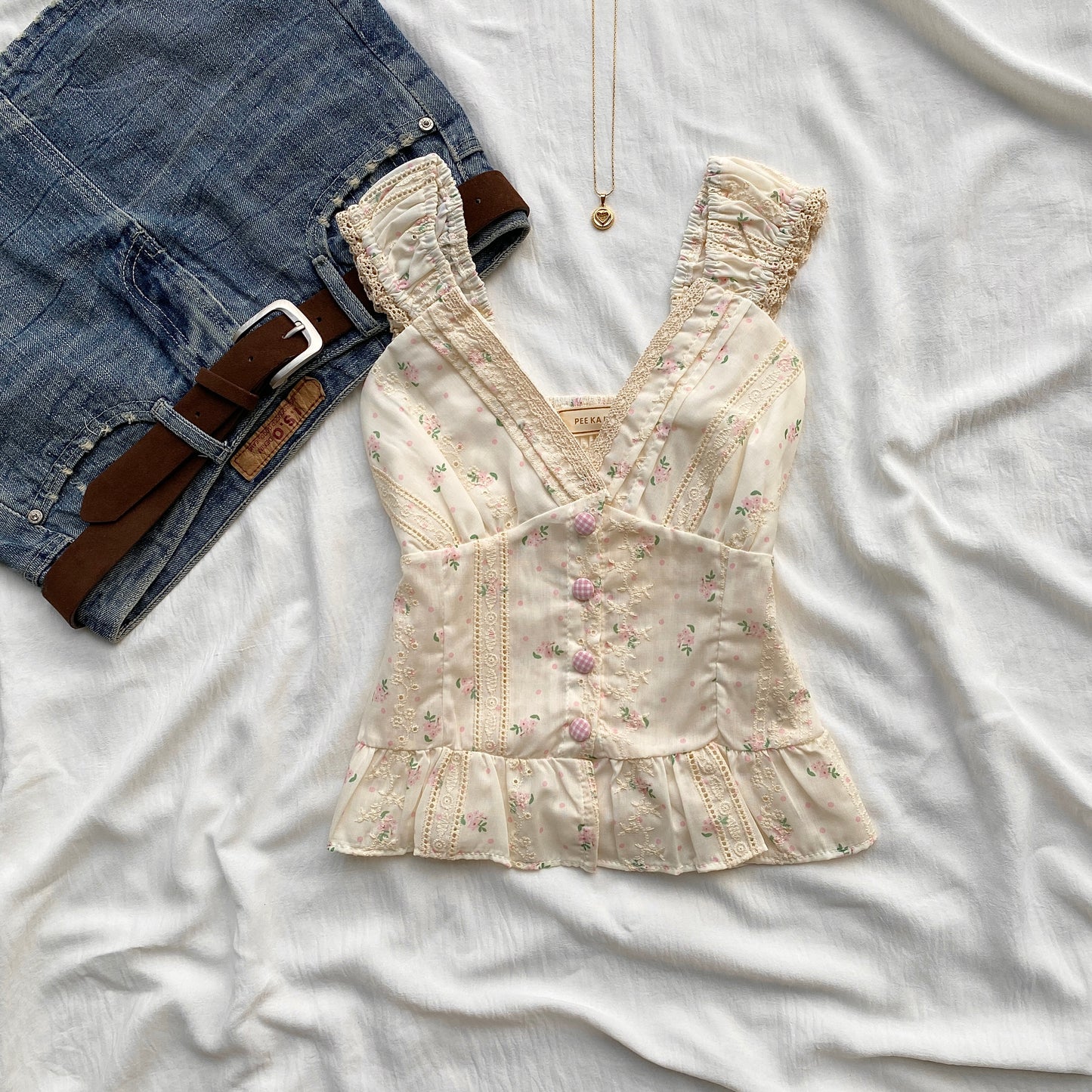 DOTTIE TOP WITH PINK BUTTONS (Bust : 28-32, Upper Waist : 23-26)