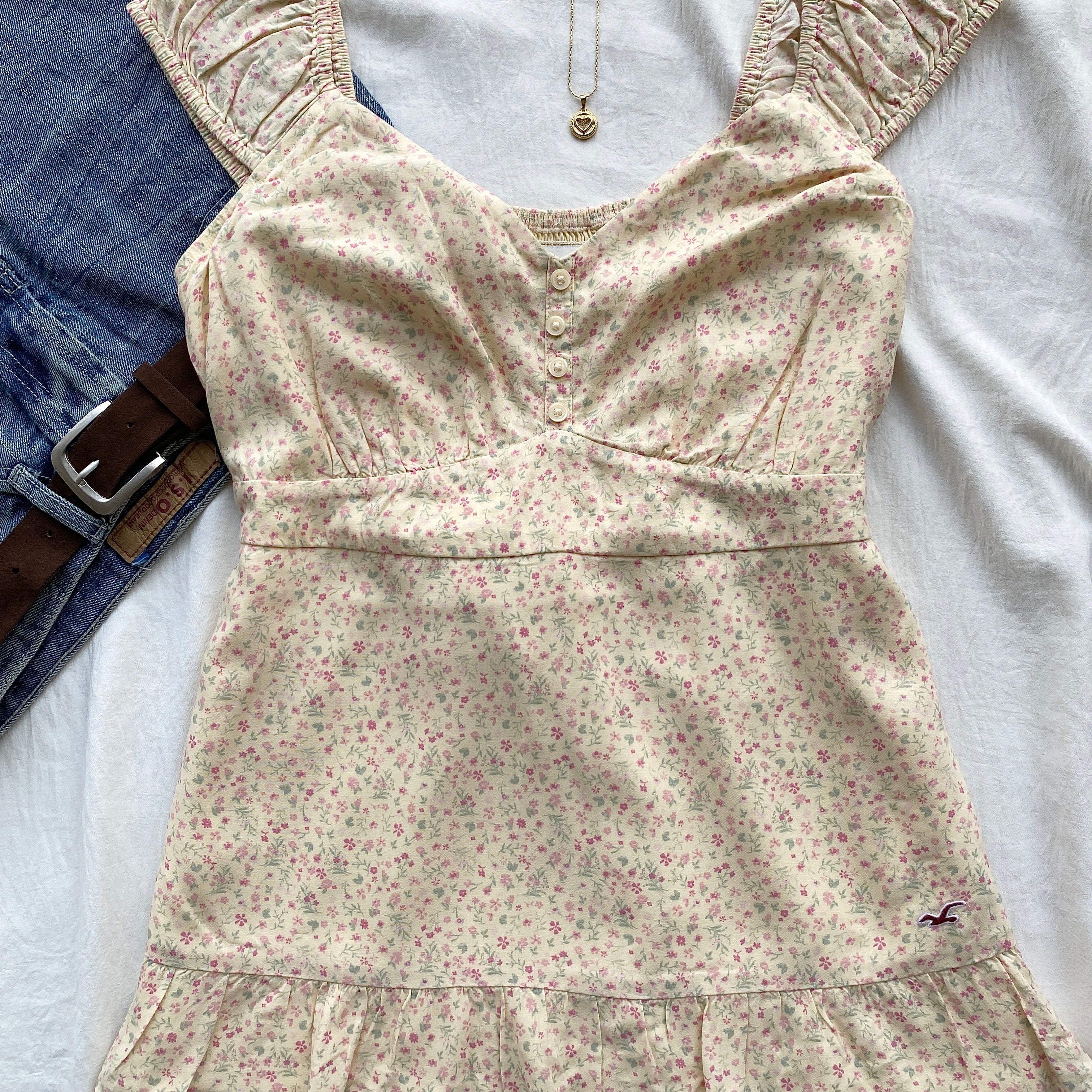 FLORAL TOP FROM HOLLISTER (Bust : 34-36, Upper Waist : 26-34)