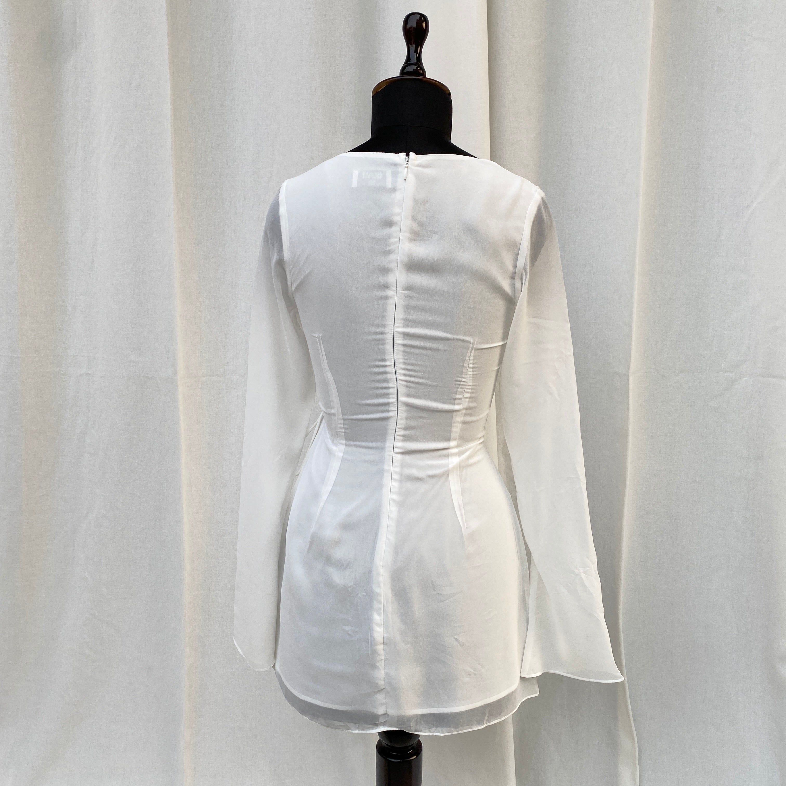 WHITE SWAN DRESS FROM BEGINNING BOUTIQUE (Bust : 30-34, Upper Waist : 24-26)