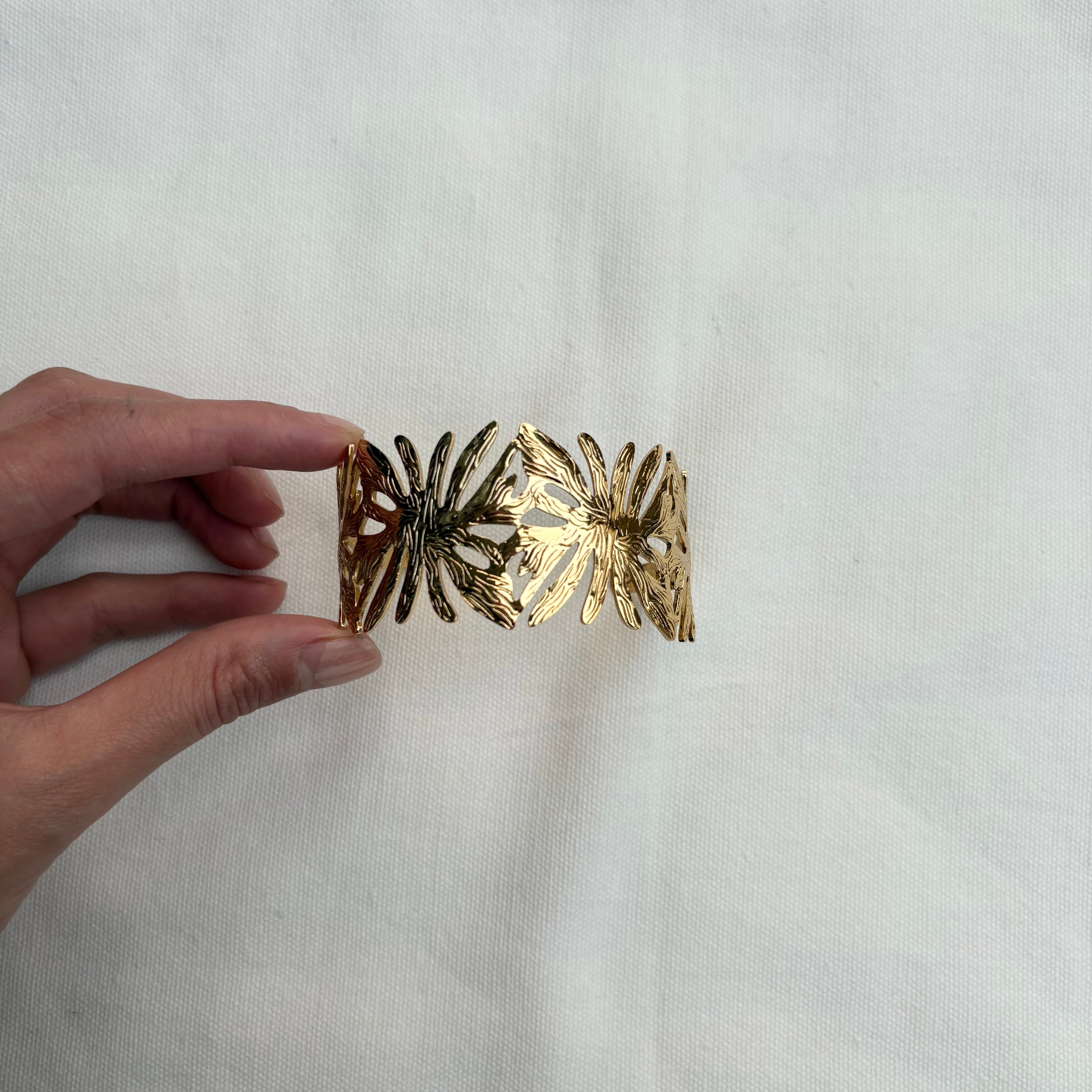 LEAF GOLD CUFF