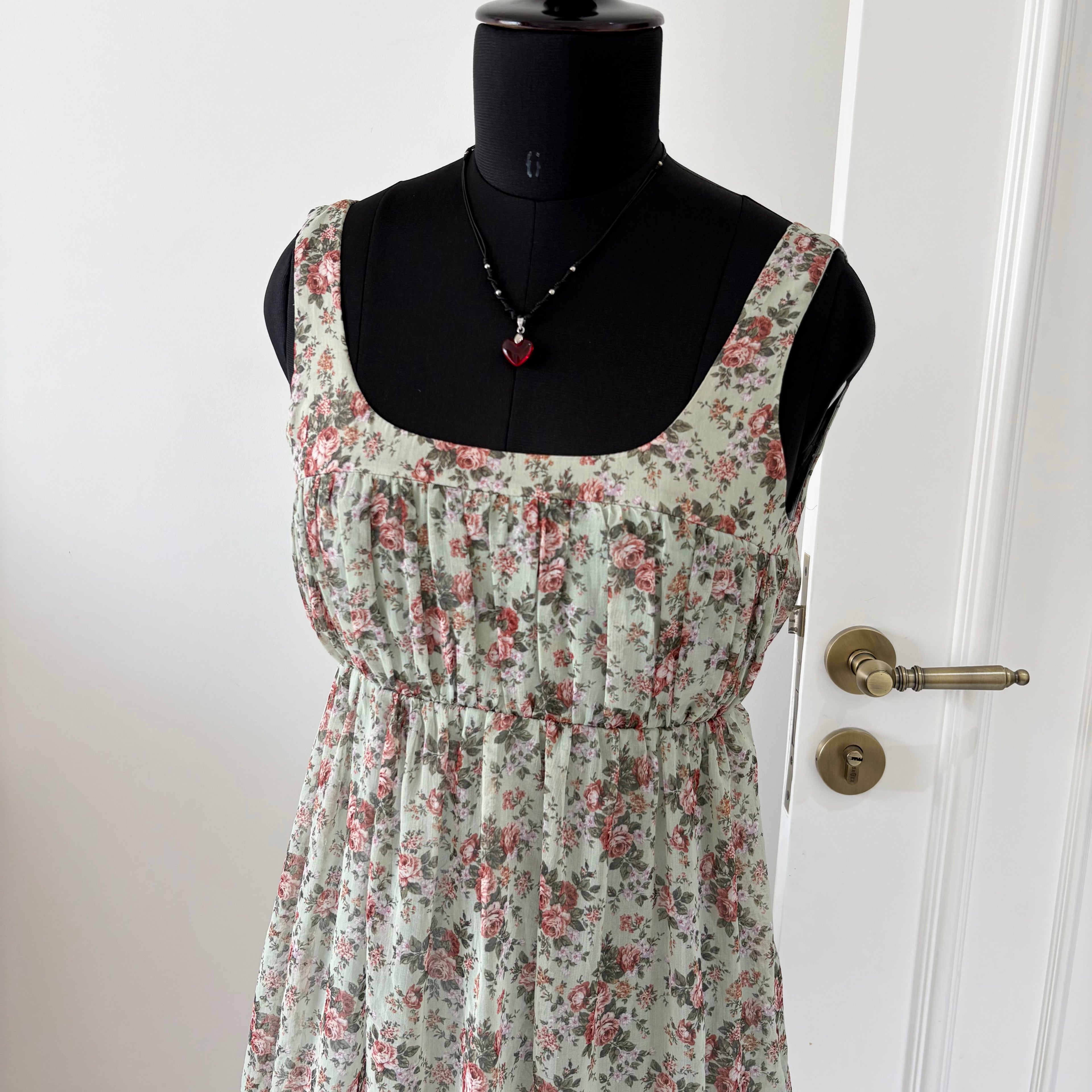 FLORAL DRESS FROM ZARA (Bust : 32-34, Upper Waist : 26-29)