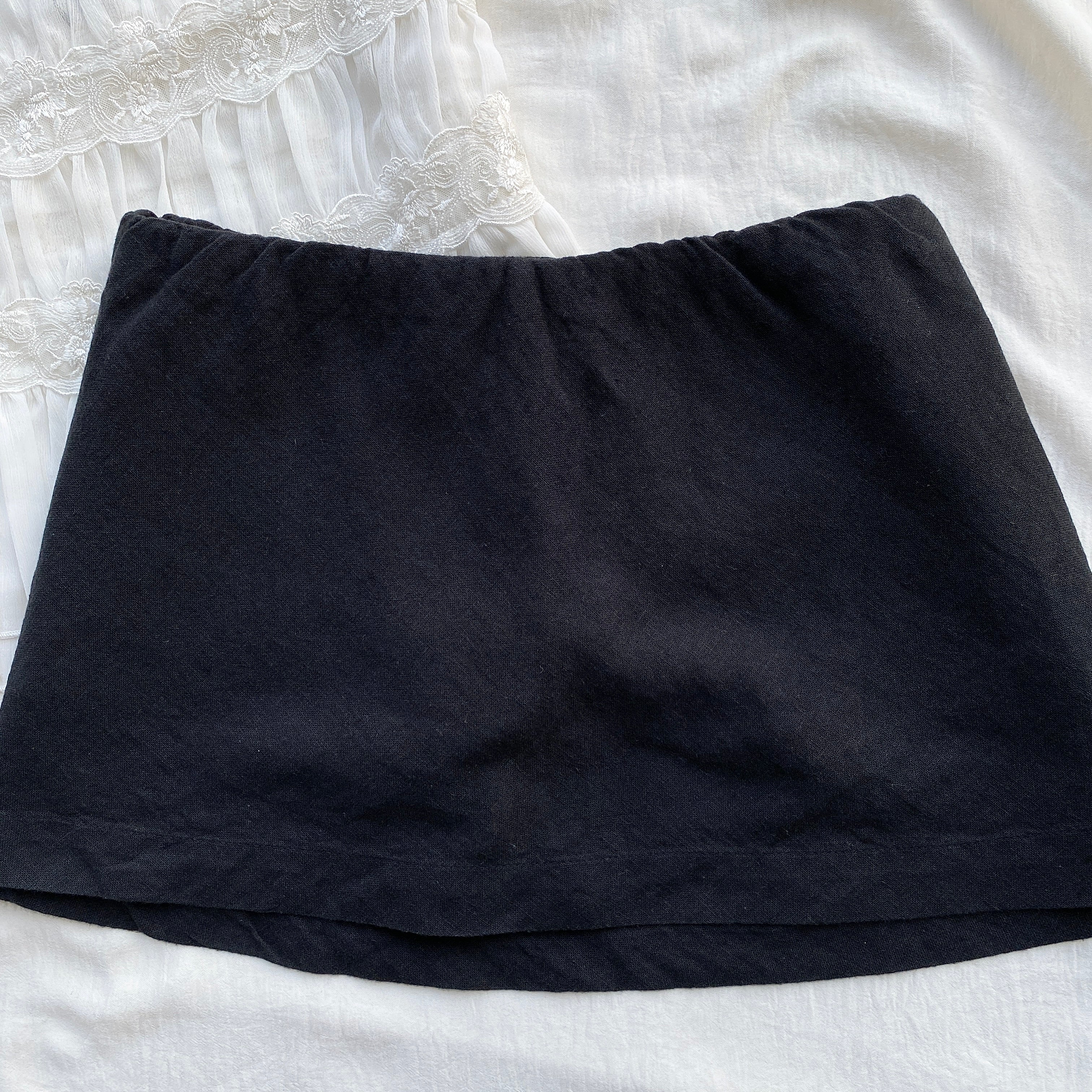 BLACK MINI SKIRT FROM FREE PEOPLE (XS)