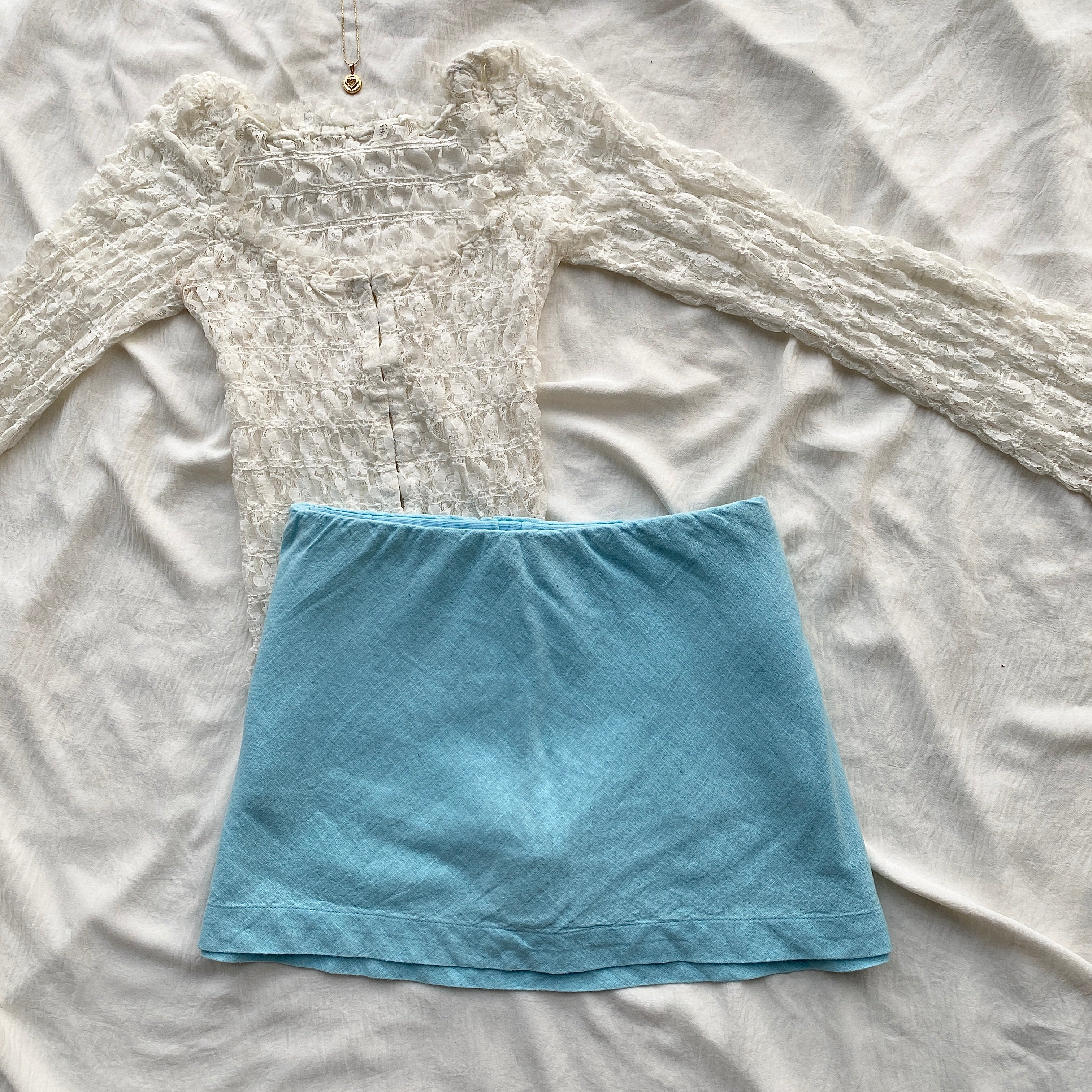 BLUE LINEN SKIRT FROM FREE PEOPLE (Waist : 28-32)