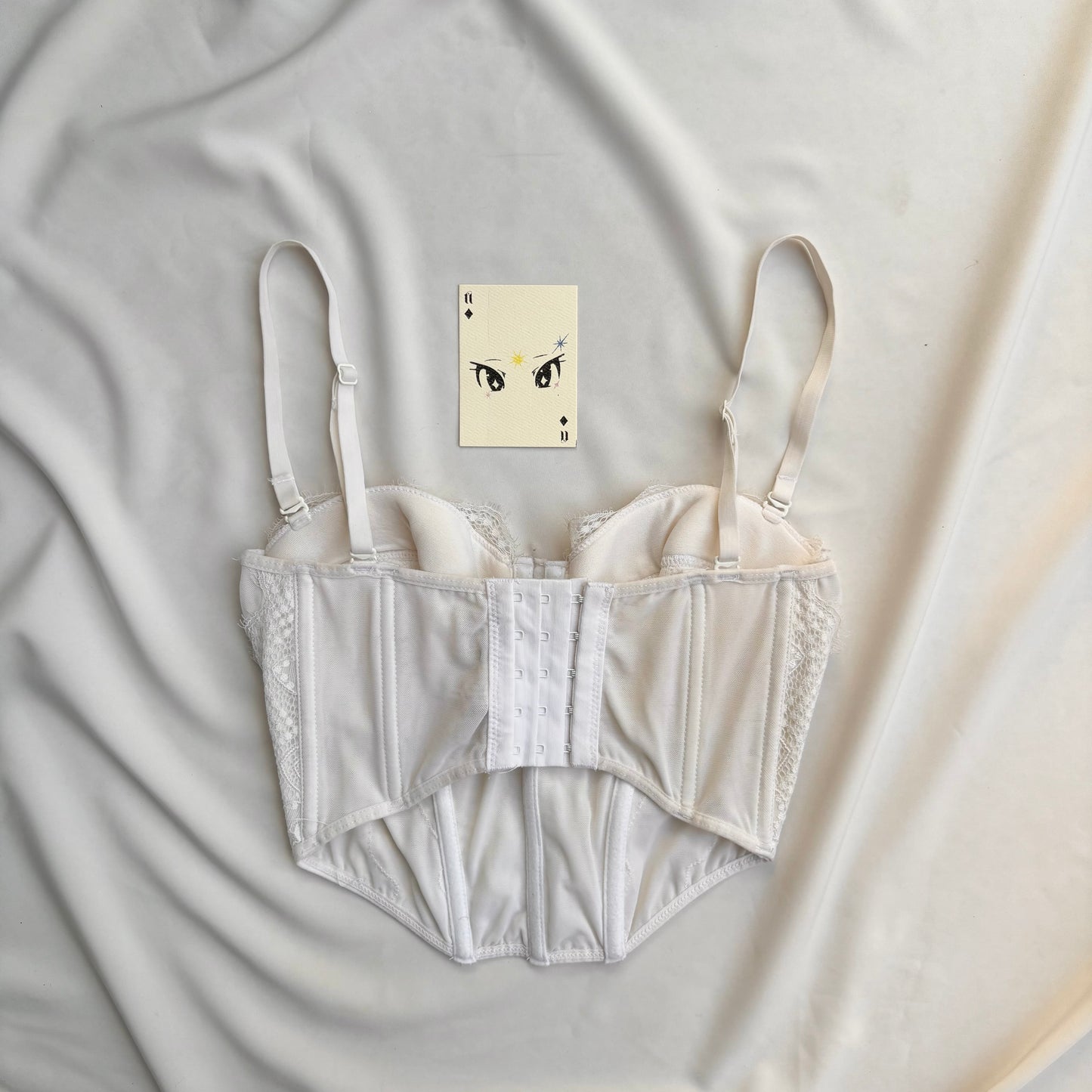 WHITE LACE CORSET (Bust : 30C/32B/34A, Upper Waist : 23-26)
