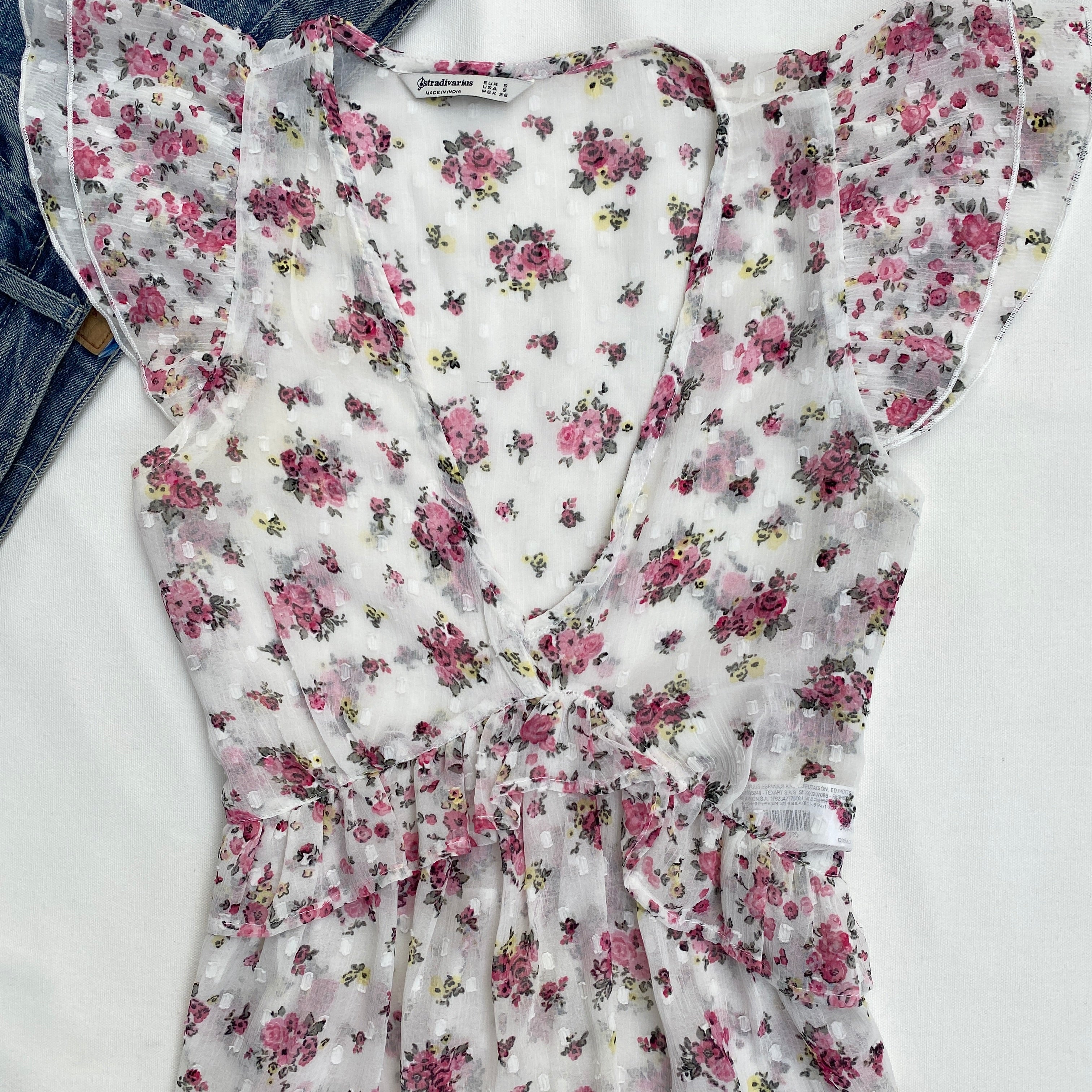 FLORAL TOP FROM STRADIVARIUS (Bust : 32-34, Upper Waist : 26-28)