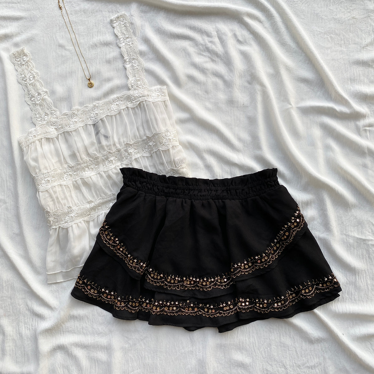 BLACK EMBELLISHED SKIRT FROM FREE PEOPLE (Waist : 28-34)