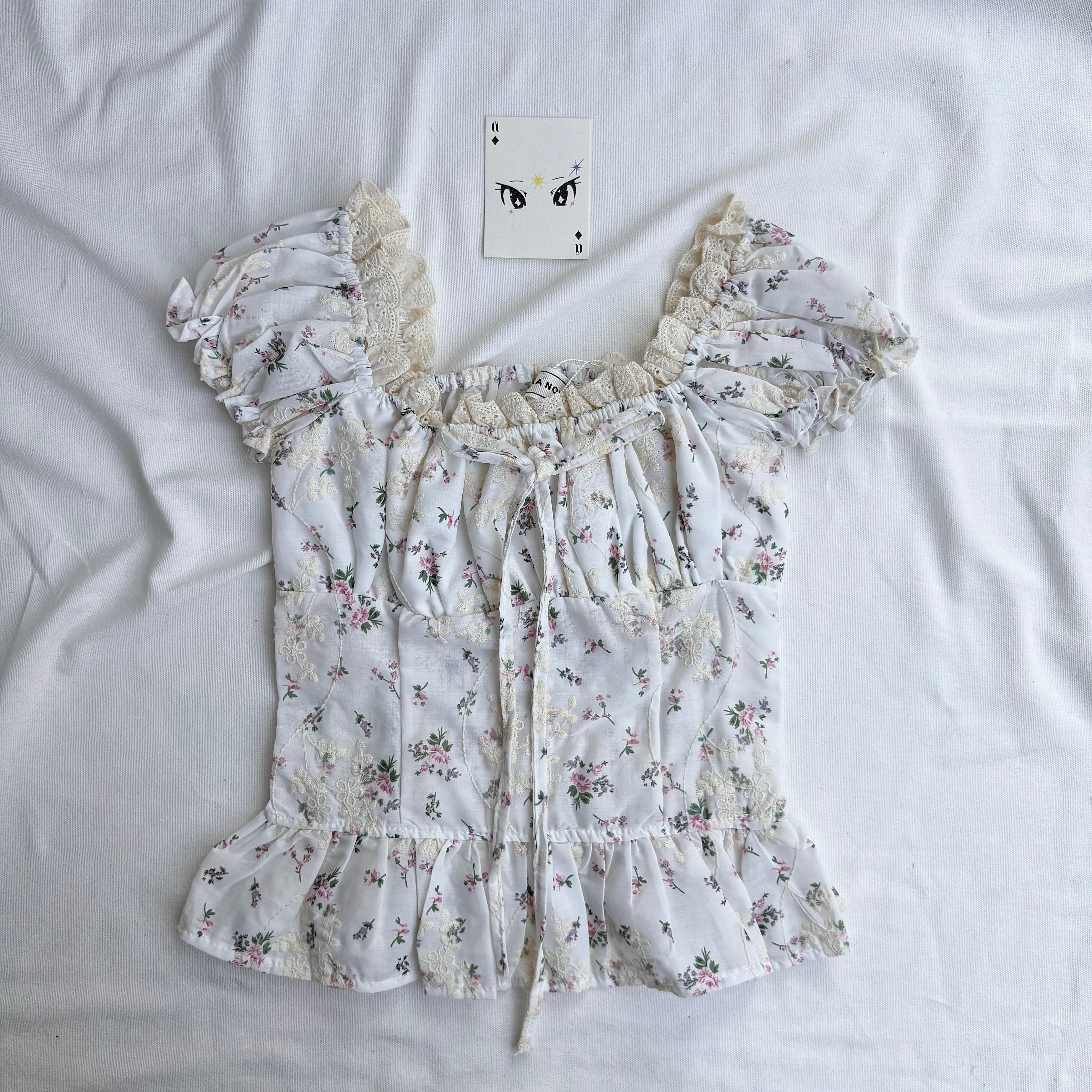 FLORAL EMBROIDERED TOP (Bust : 28-34, Upper Waist : 23-28)