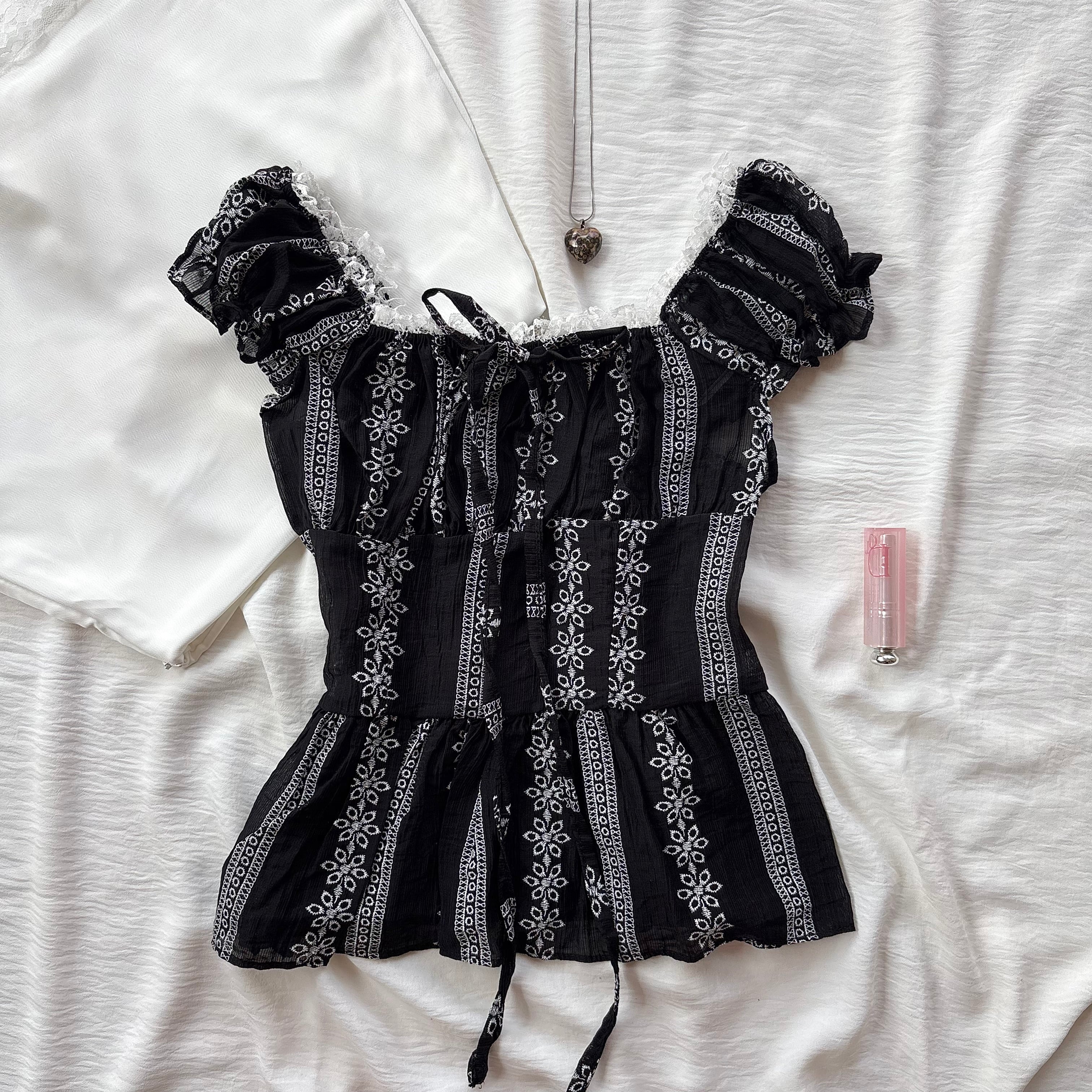 BLACK TOP (Bust : 28-34, Upper Waist : 24-28)