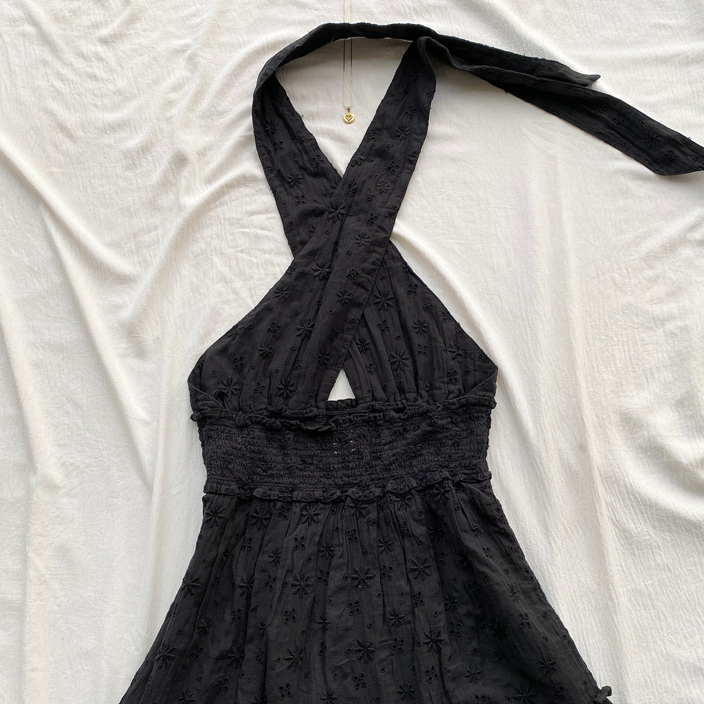 BLACK EYELET HALTER DRESS (Bust : 34-36, Upper Waist : 28-34)
