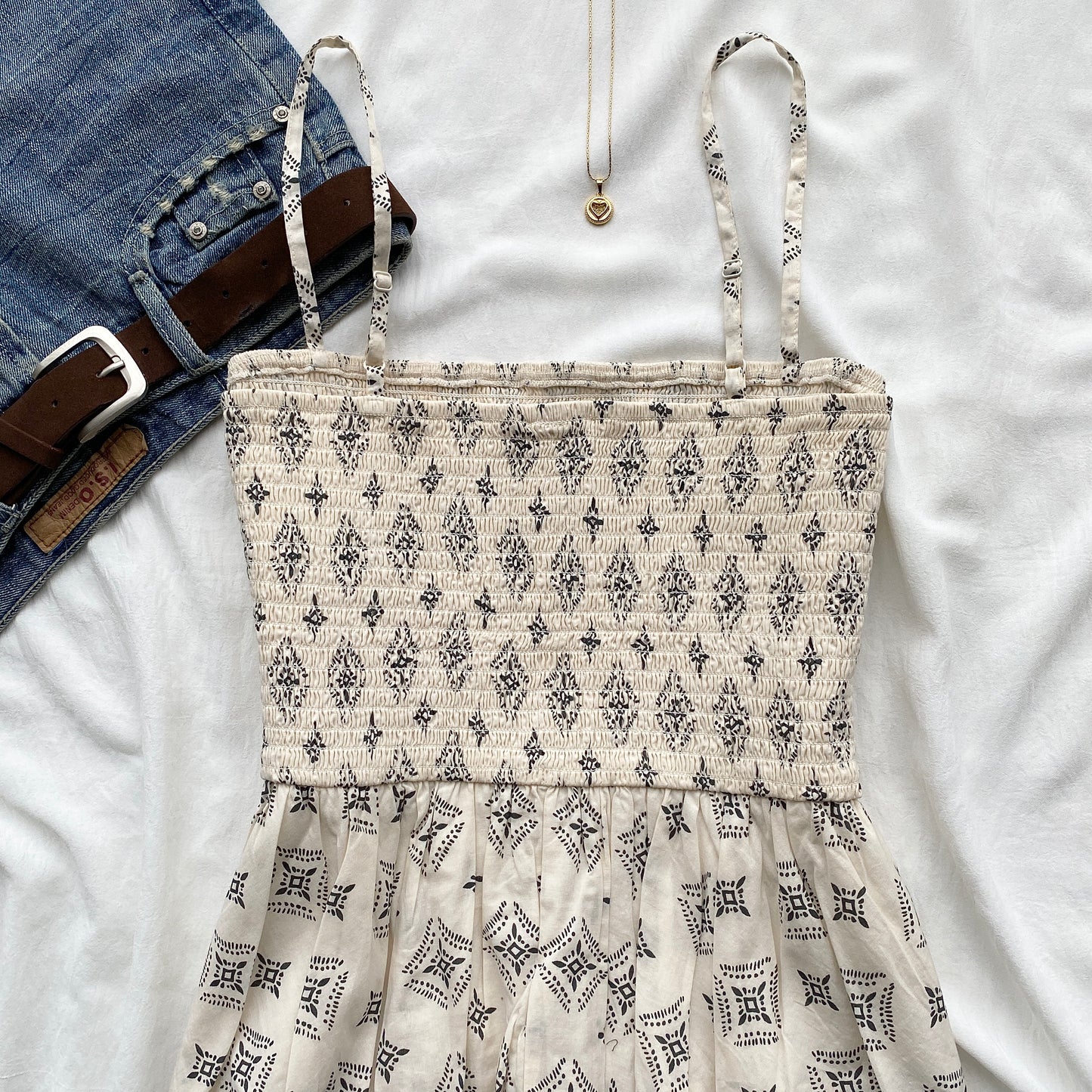 WHITE BABYDOLL TOP (Bust : 34-36, Upper Waist : 28-32)