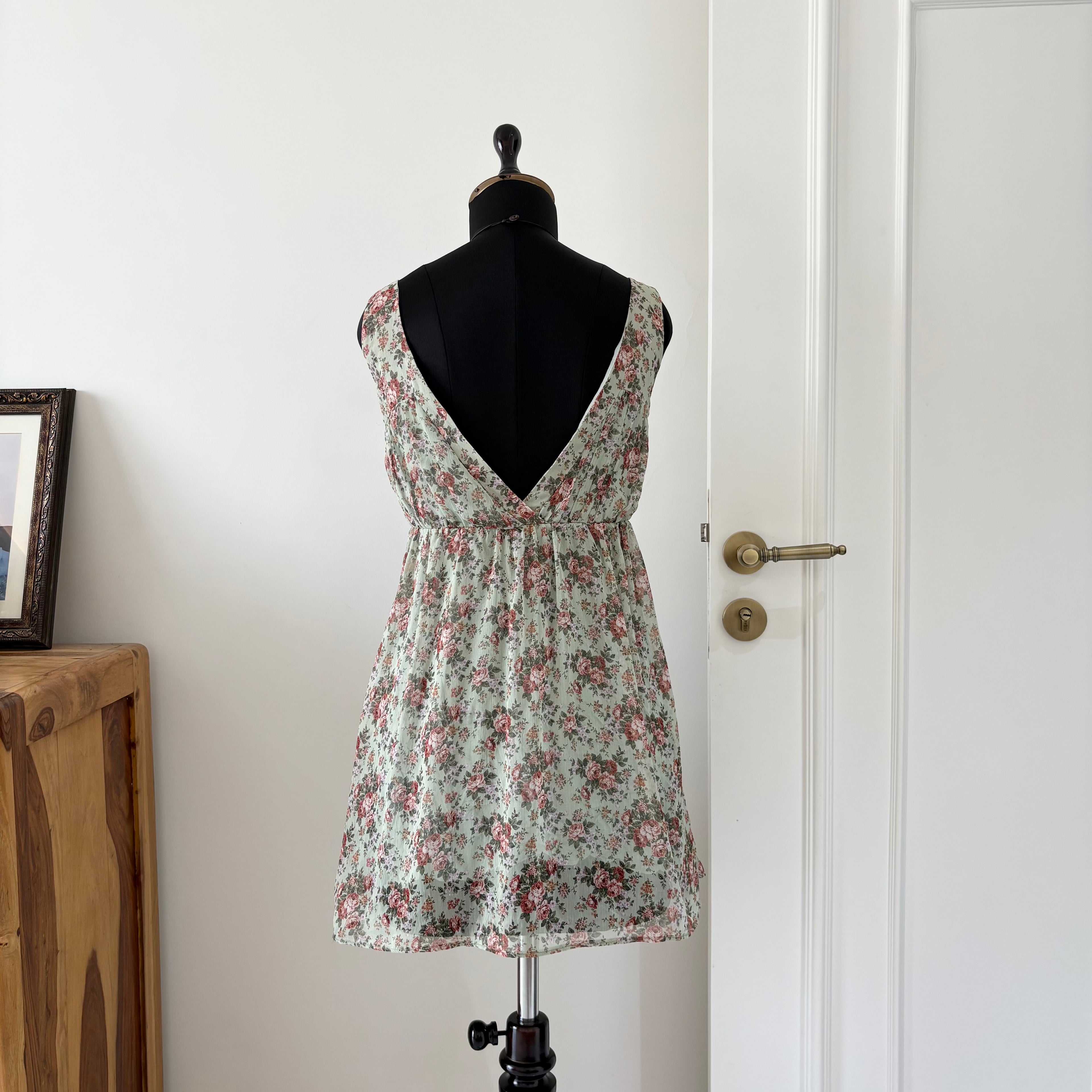FLORAL DRESS FROM ZARA (Bust : 32-34, Upper Waist : 26-29)