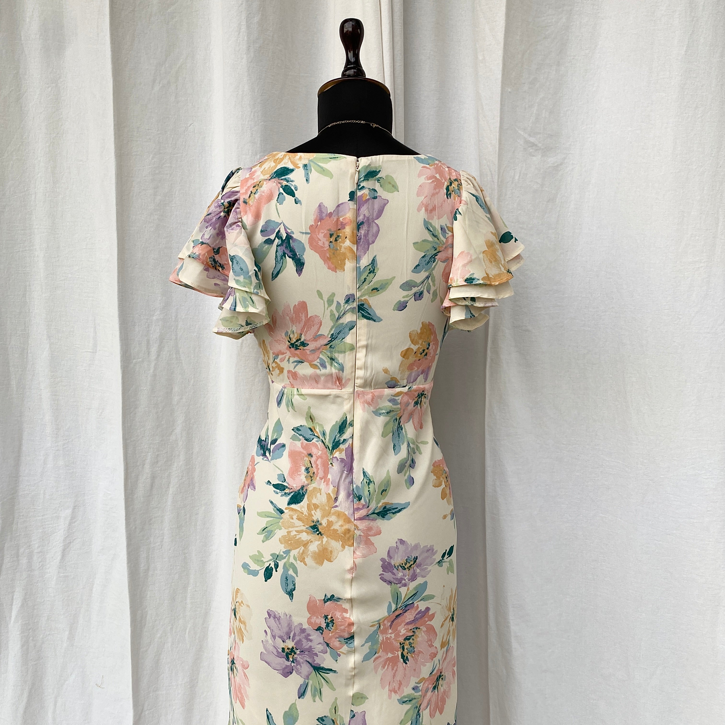 FLORAL MAXI DRESS FROM ABERCROMBIE AND FITCH (Bust : 30-32, Upper Waist : 24-28)