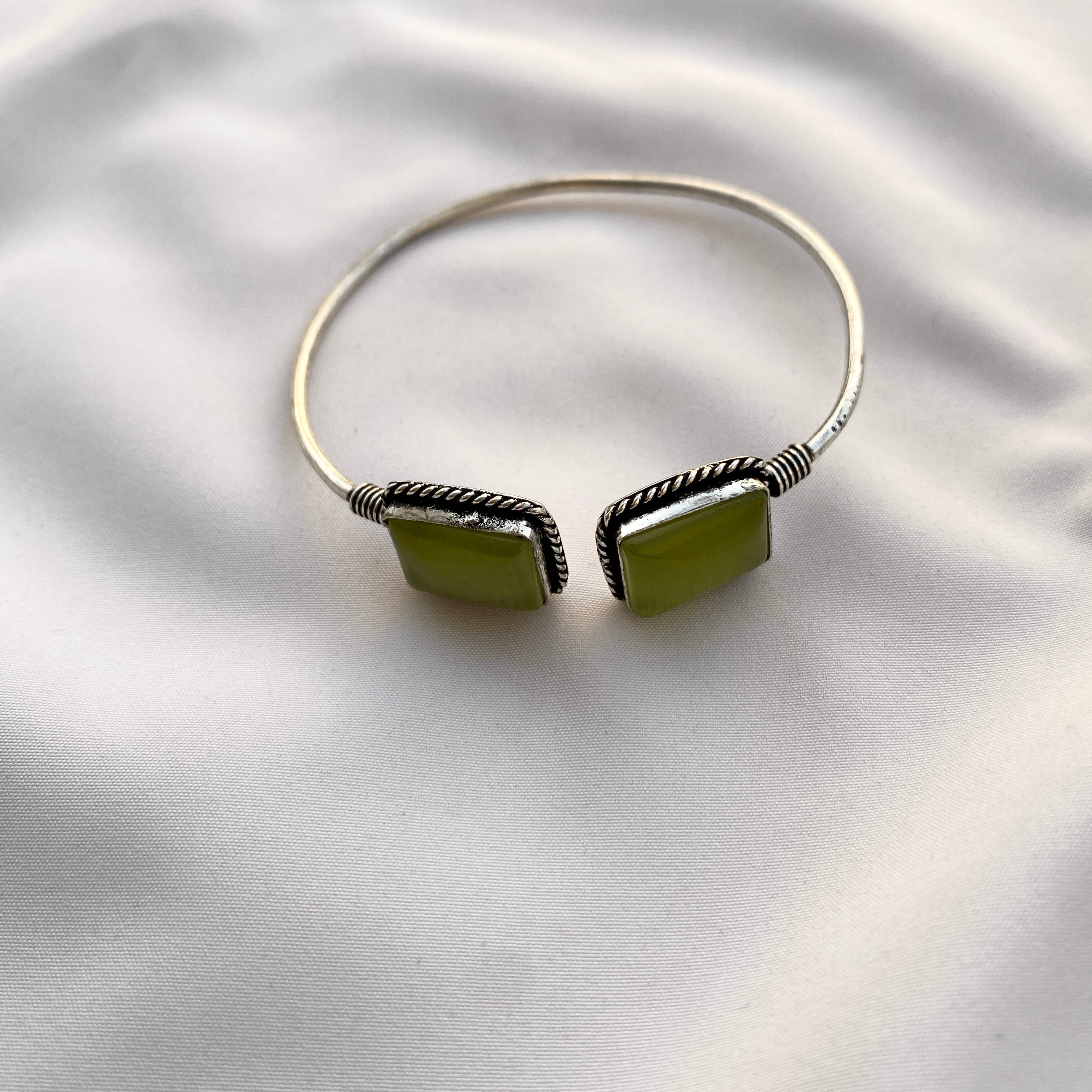 STONE BRACLET