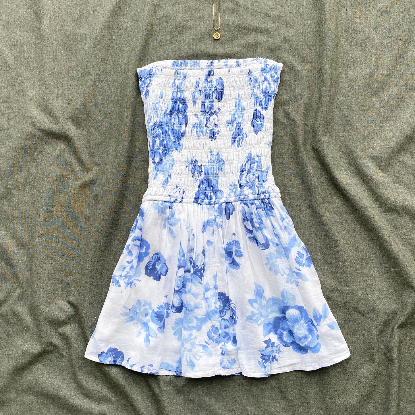 BLUE FLORAL DRESS FROM HOLLISTER (Bust : 28-32, Upper Waist : 23-28