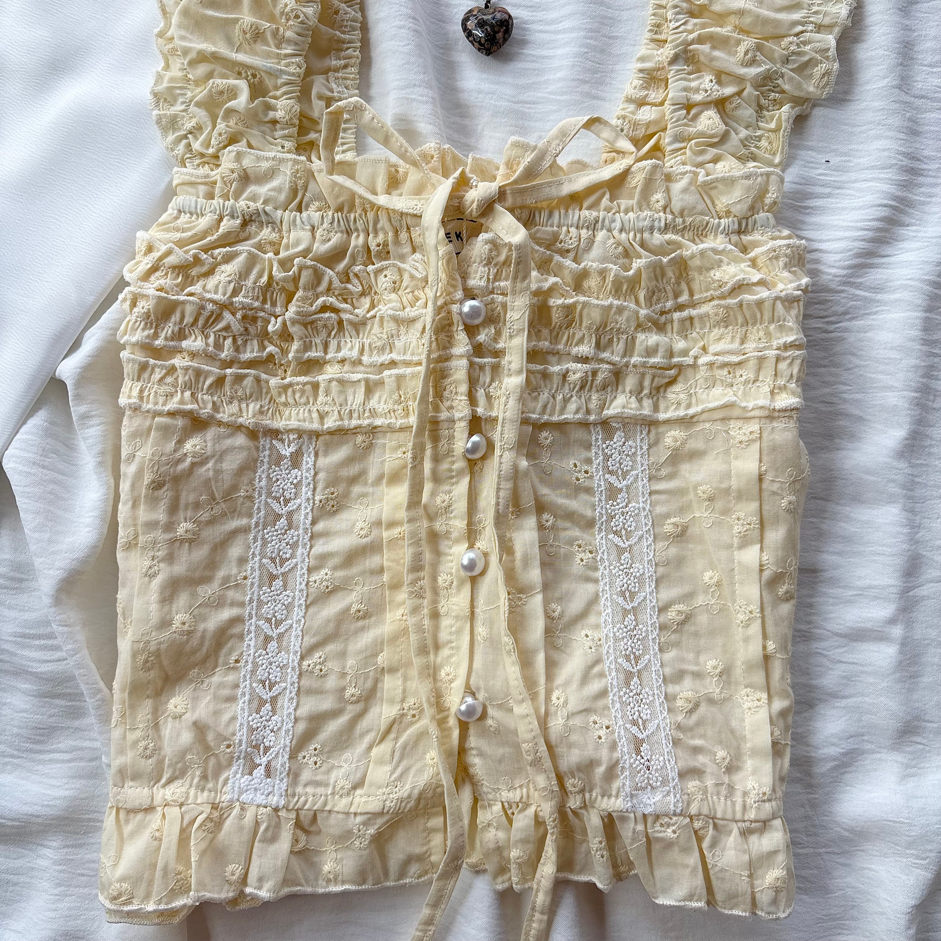 BUTTER YELLOW TOP (Bust : 28-34, Upper Waist : 24-28)