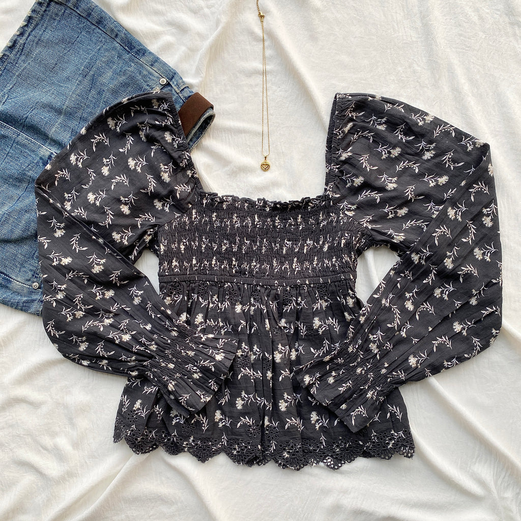 FLORAL BLOUSE FROM AMERICAN EAGLE (Bust : 30-34, Upper Waist : 26–32)