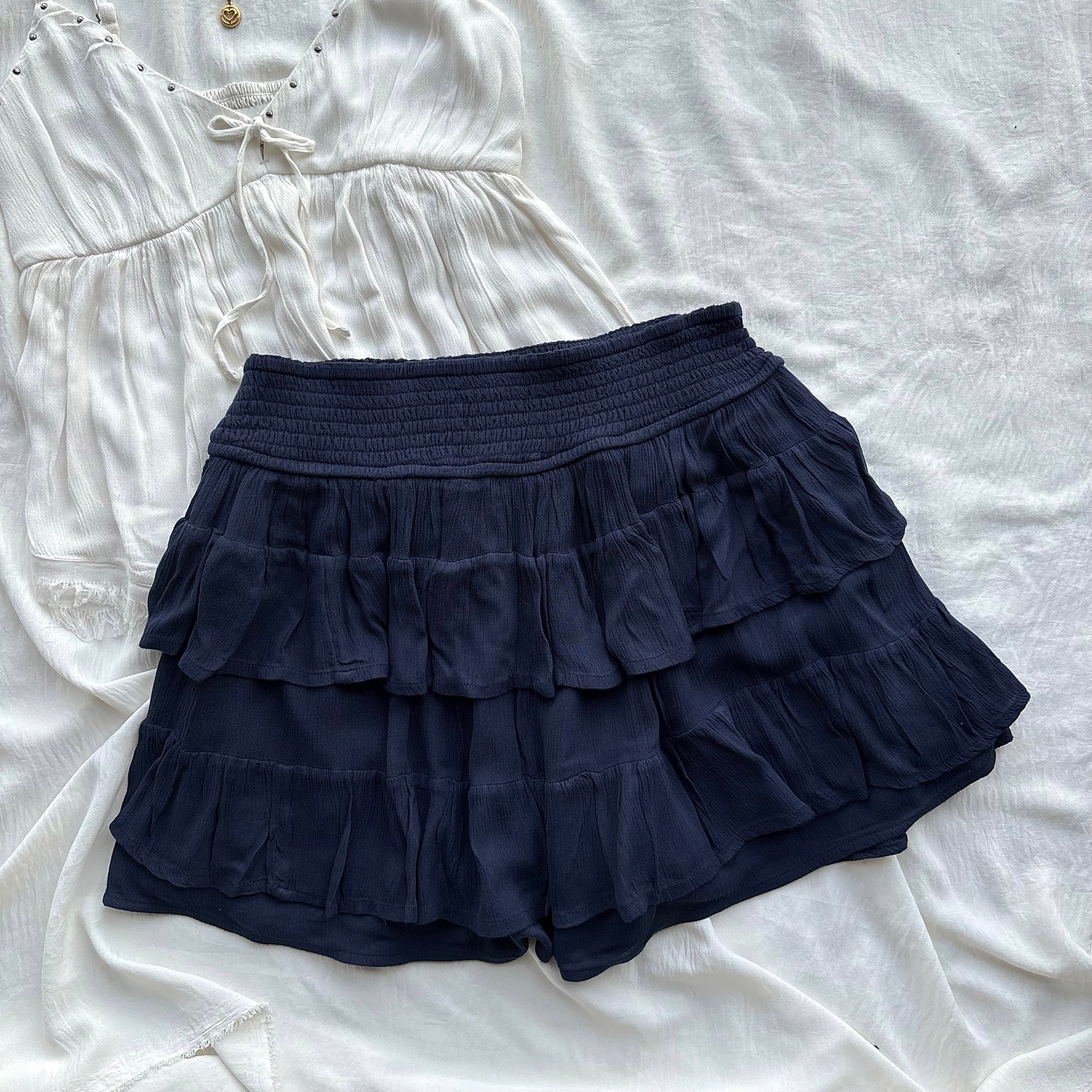 RUFFLE SKIRT IN NAVY BLUE FROM HOLLISTER (Waist : 27-32)