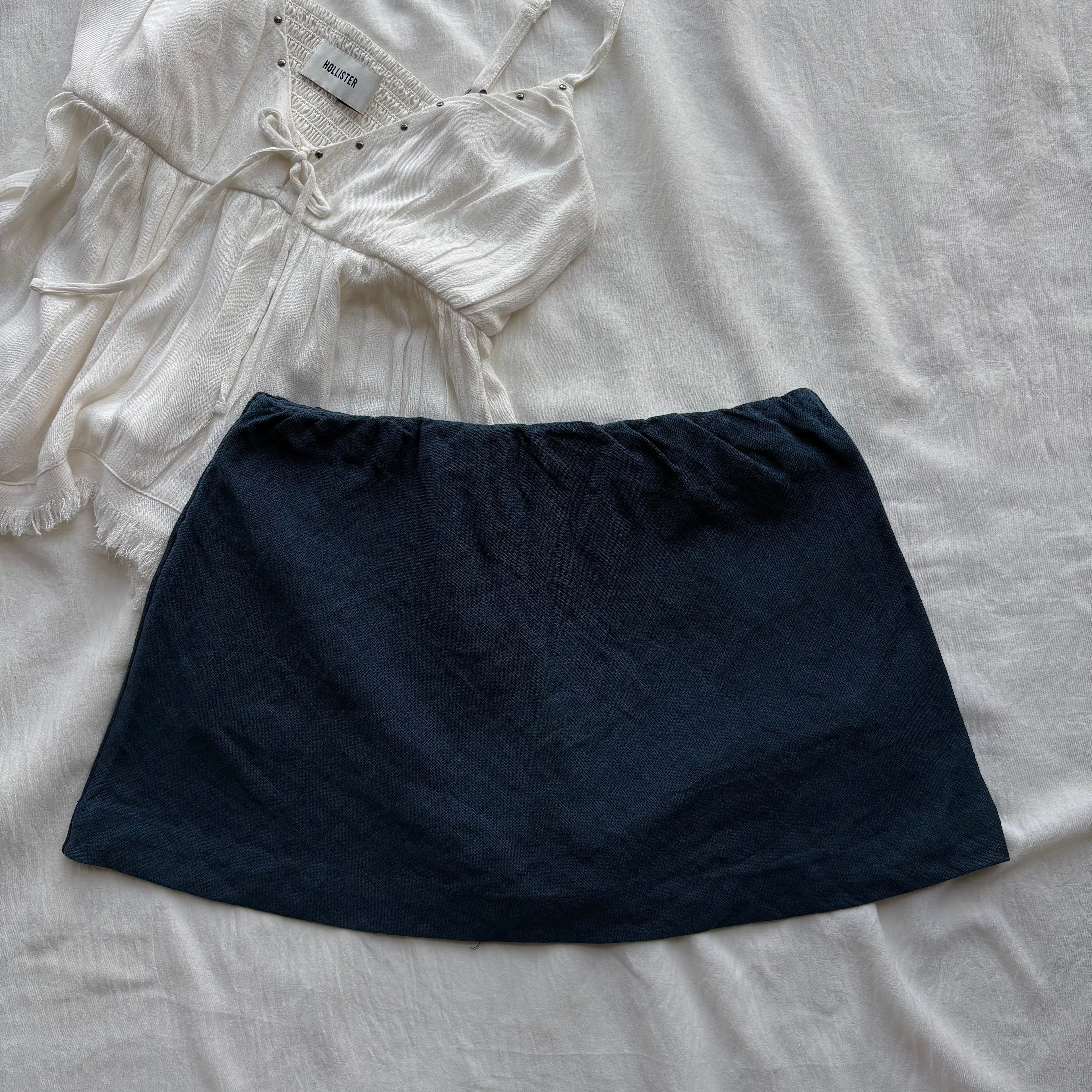 NAVY BLUE SKIRT FROM FREE PEOPLE (Waist : 24-26)
