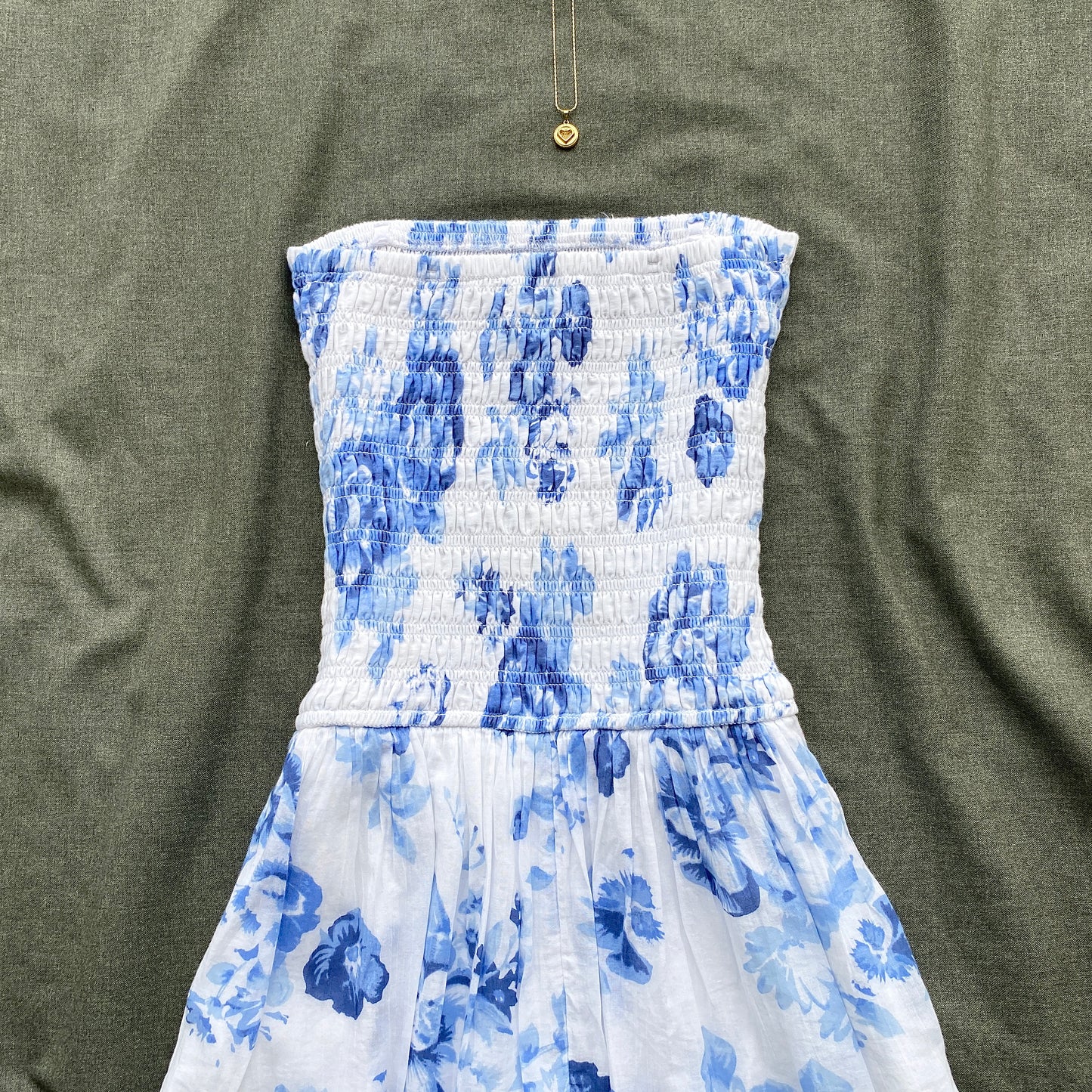 BLUE FLORAL DRESS FROM HOLLISTER (Bust : 28-32, Upper Waist : 23-28