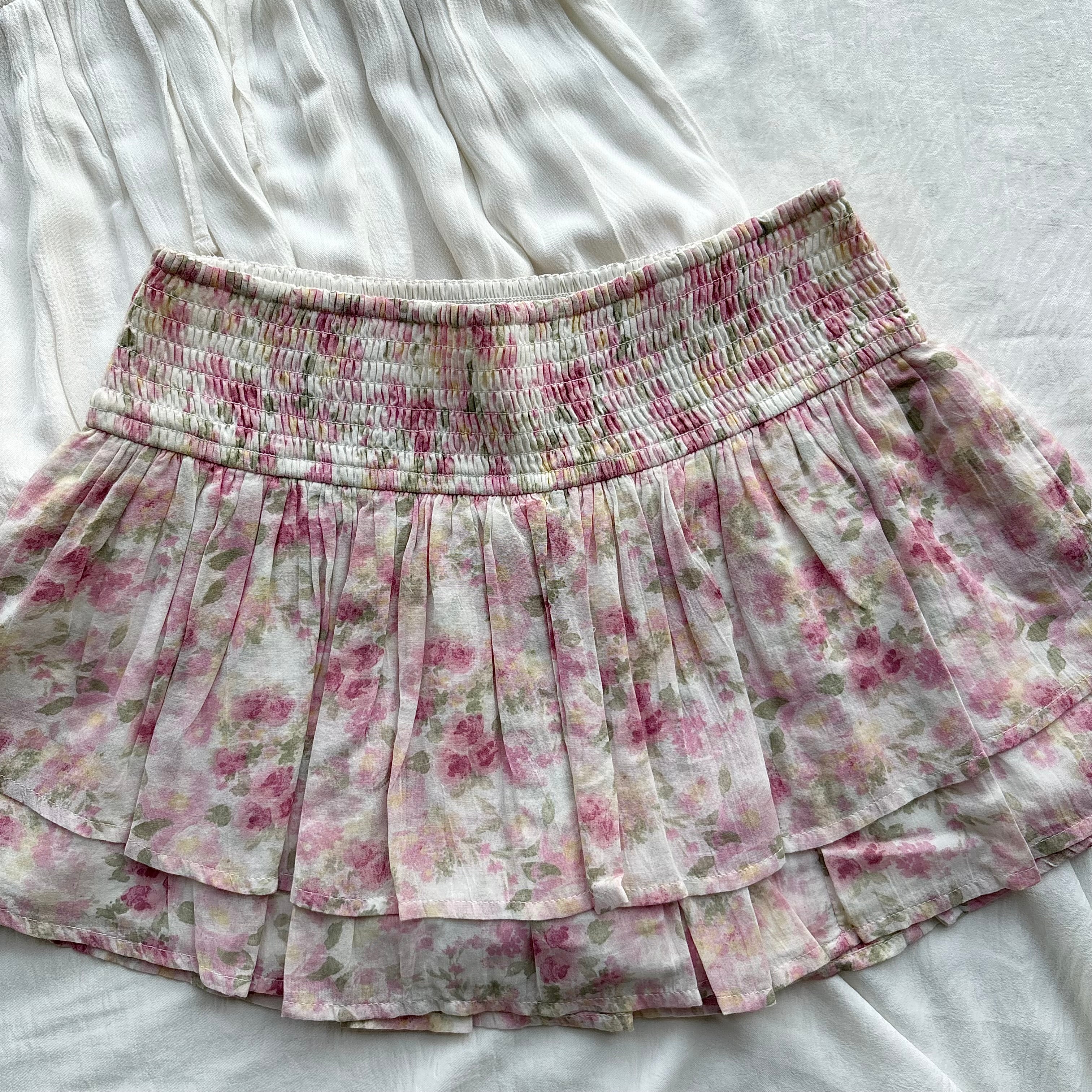 PINK RUFFLE MINI SKIRT FROM HOLLISTER (Waist : 24-28)