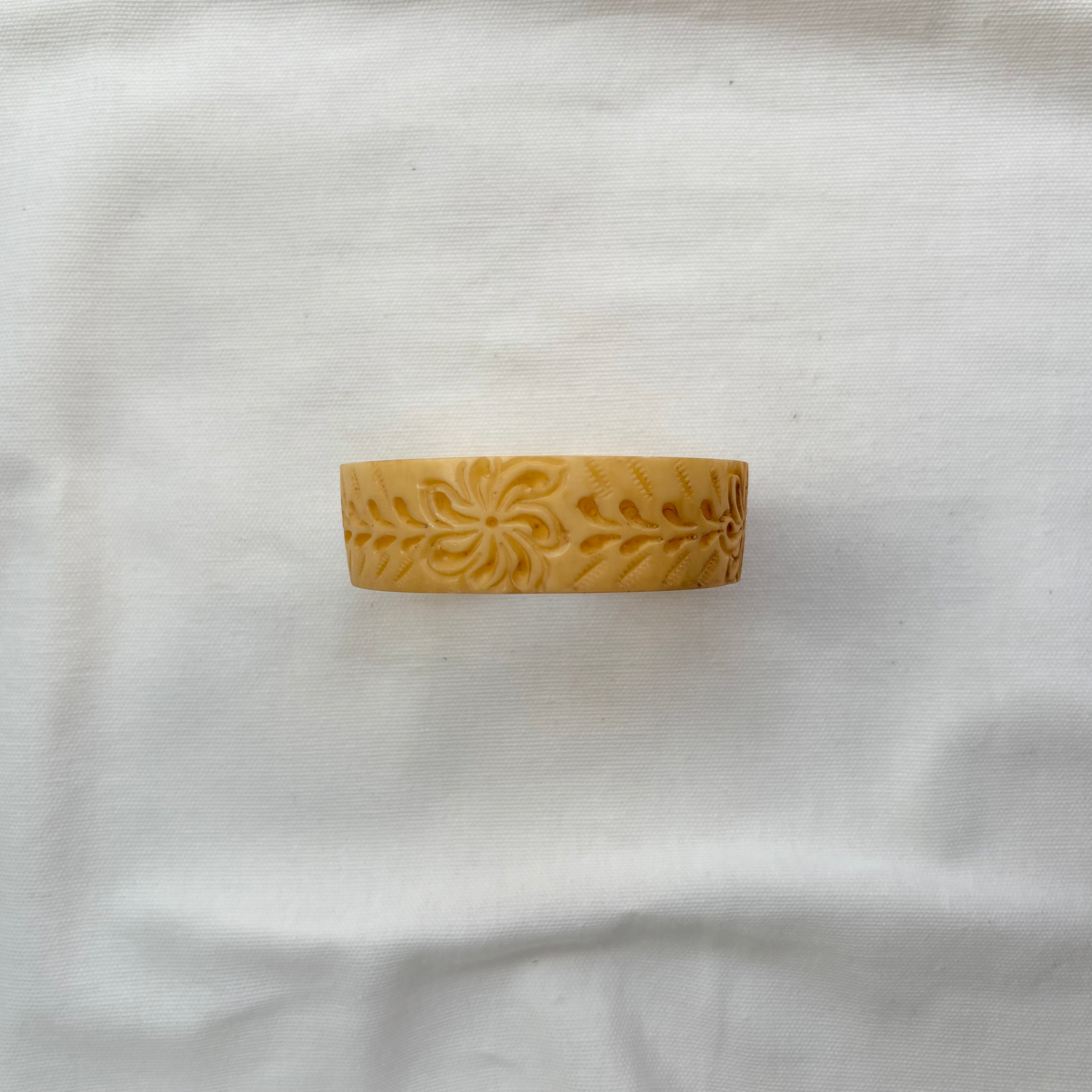 ENGRAVED BRACLET
