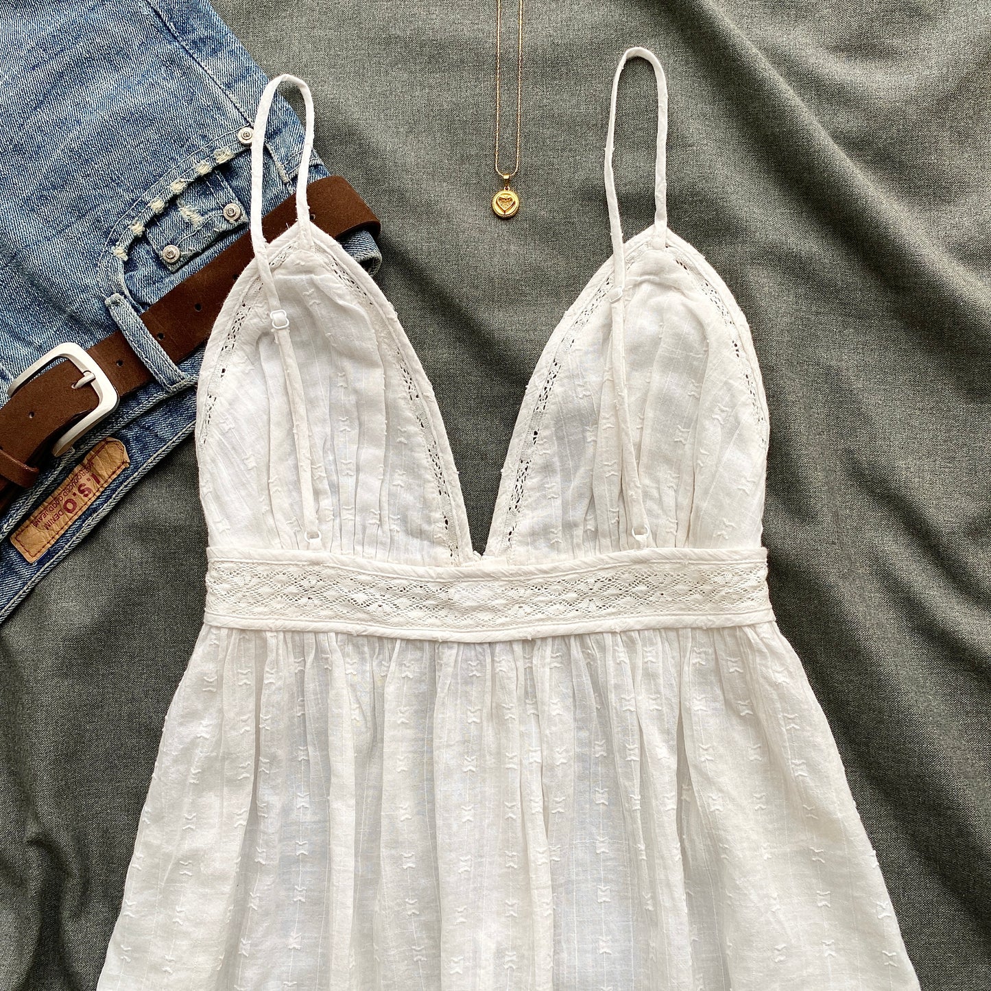 WHITE BABYDOLL TOP (Bust : 30-34, Upper Waist : 24-28)
