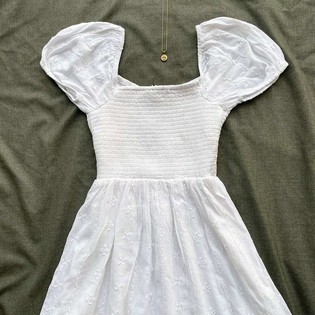 WHITE DRESS FROM HOLLISTER (Bust : 28-32, Upper Waist : 23-28)