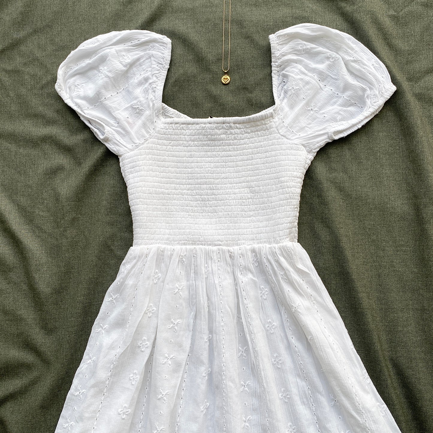 WHITE DRESS FROM HOLLISTER (Bust : 28-32, Upper Waist : 23-28)
