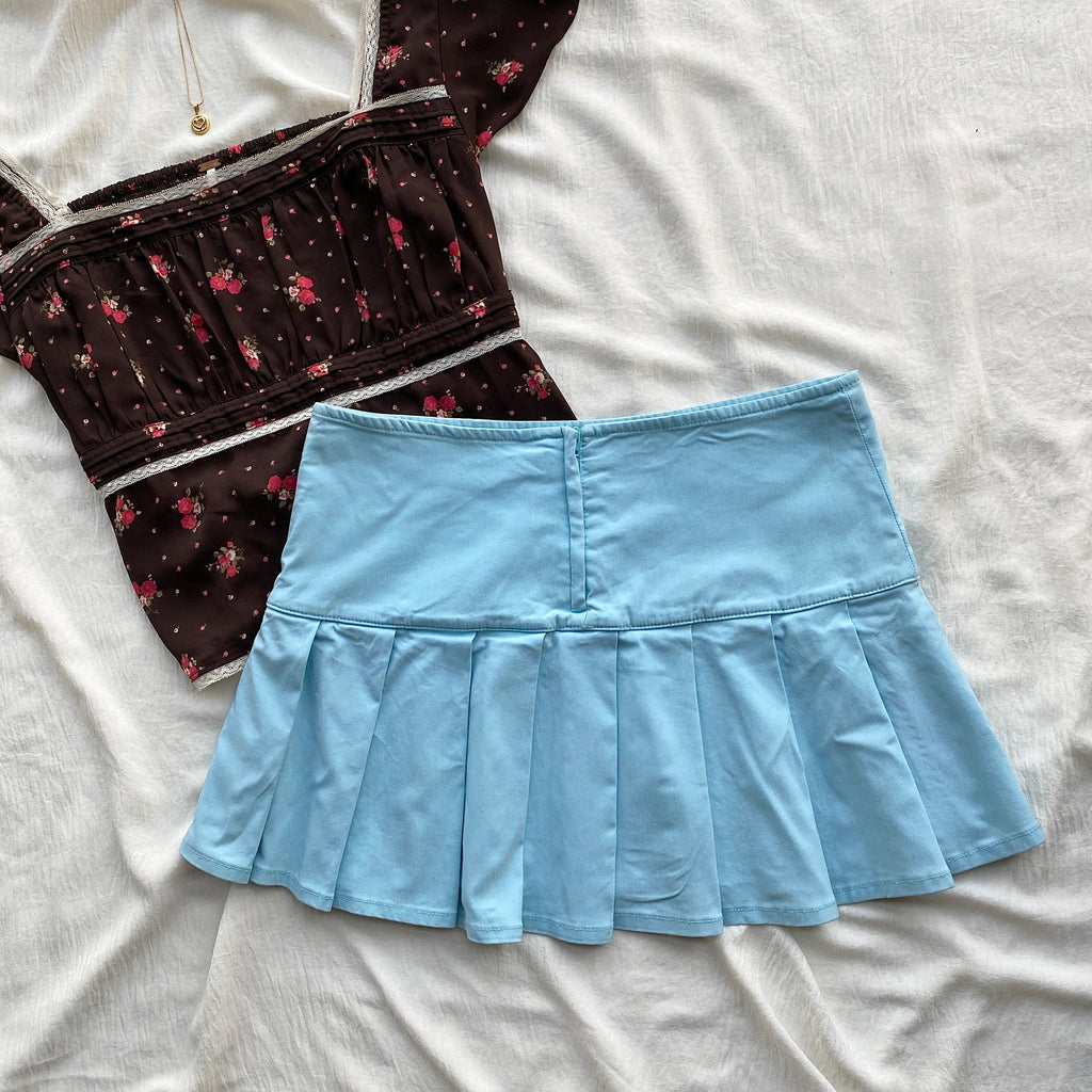 BLUE PLEATED SKIRT (Waist : 30-32)