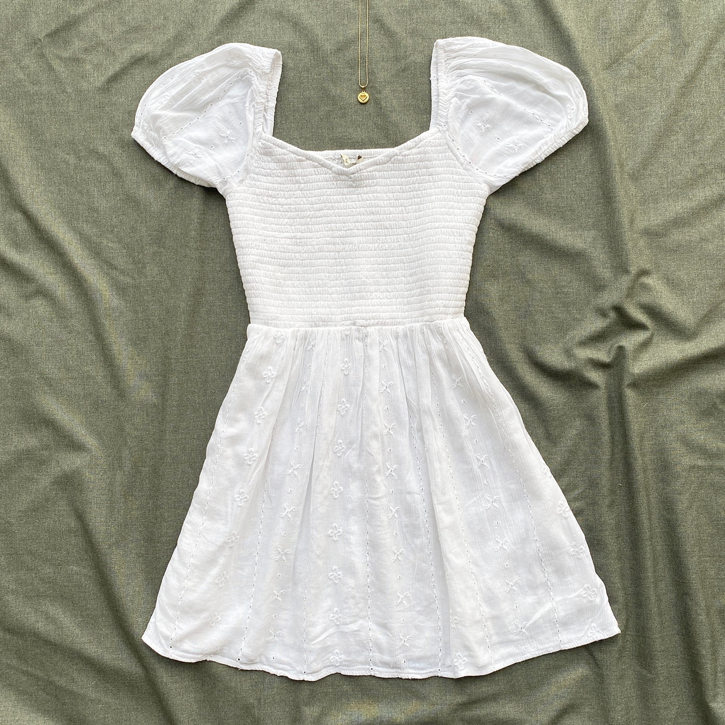 WHITE DRESS FROM HOLLISTER (Bust : 28-32, Upper Waist : 23-28)