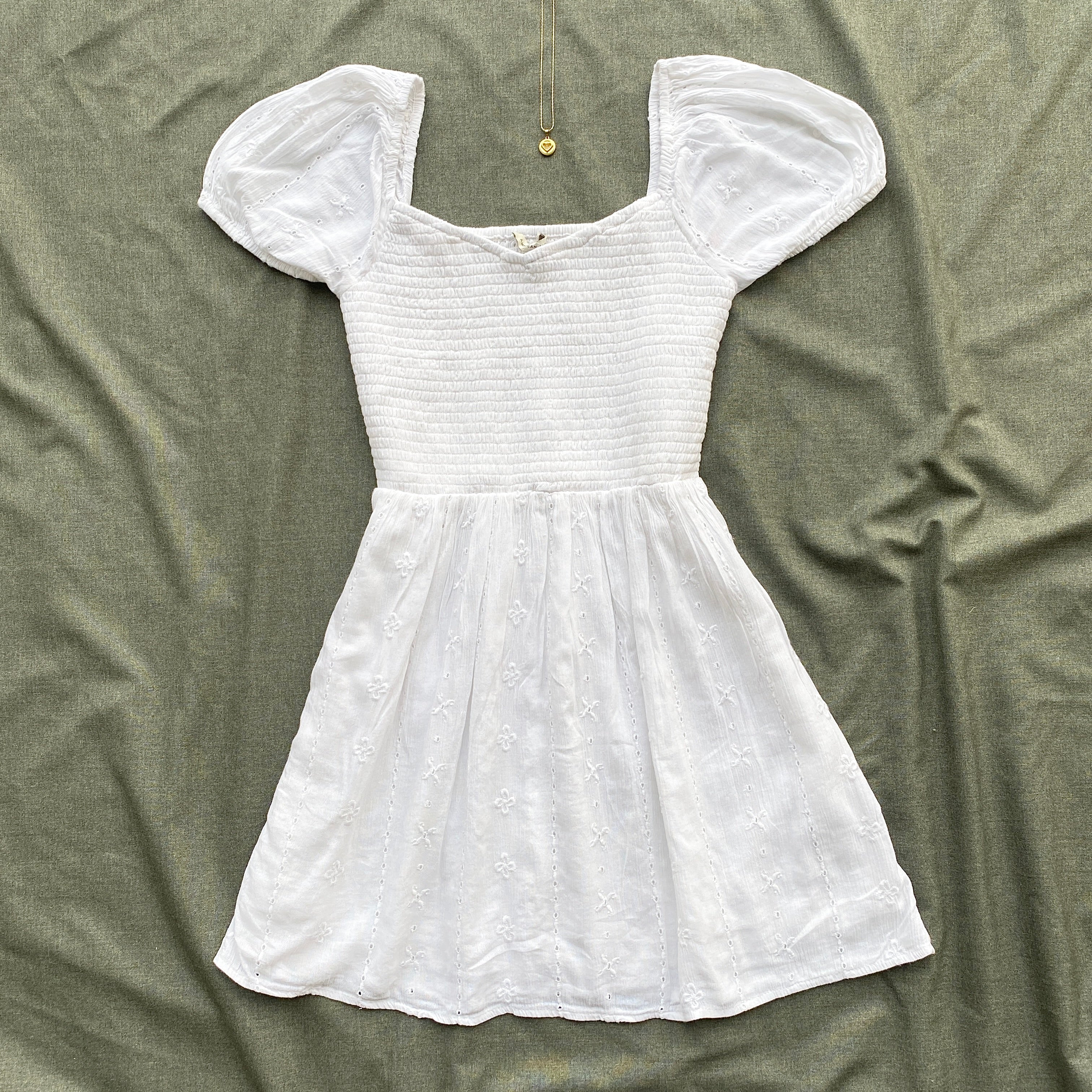 WHITE DRESS FROM HOLLISTER (Bust : 28-32, Upper Waist : 23-28)