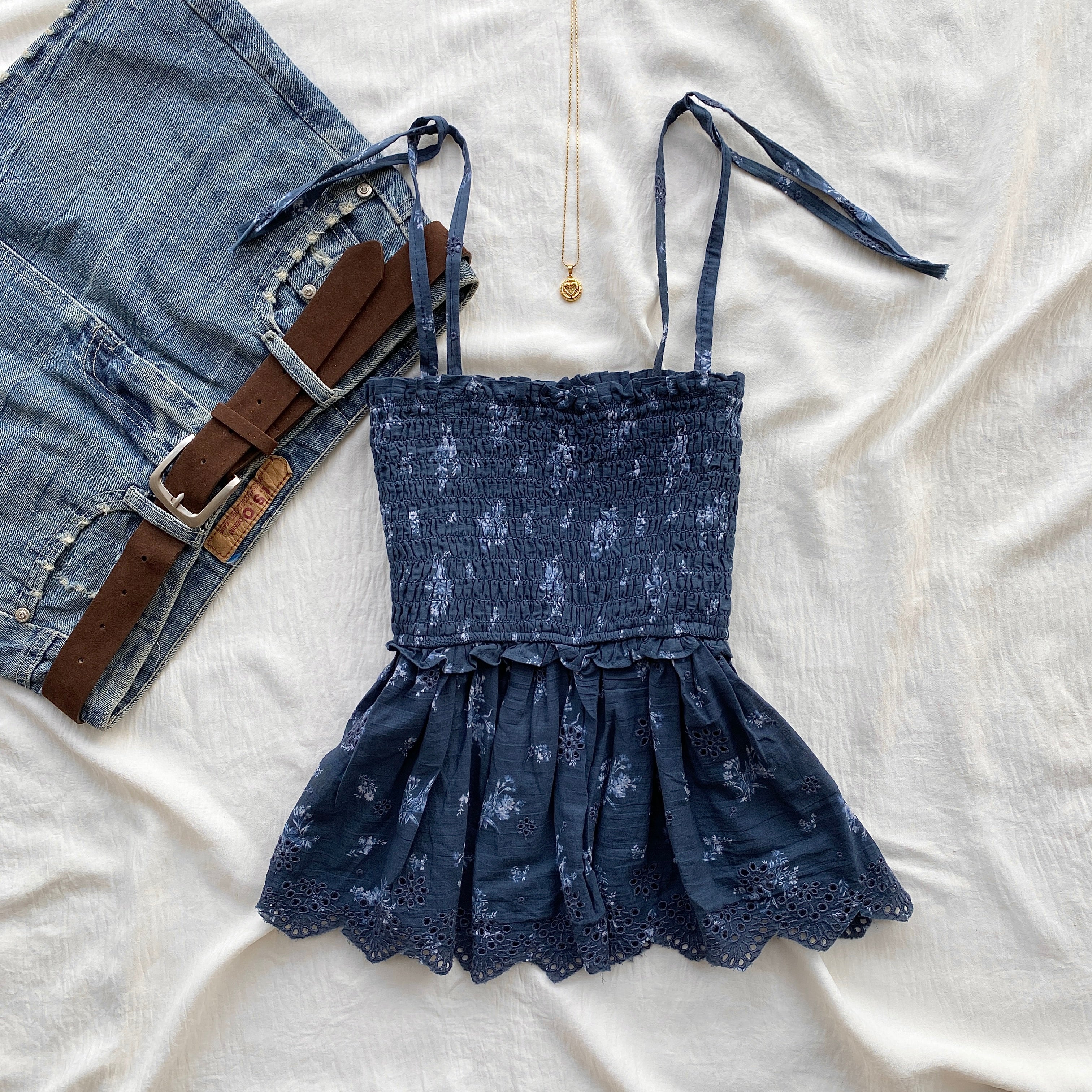 BLUE FLORAL TOP FROM AMERICAN EAGLE (Sizes available)