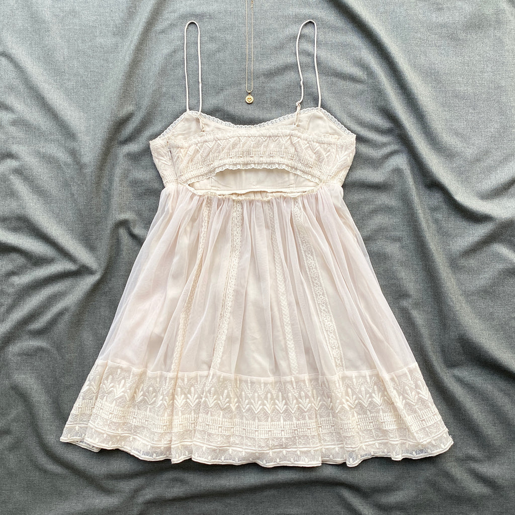 CREAM DRESS FROM ABERCROMBIE AND FITCH (Bust : 30-32, Upper Waist : 24-28)
