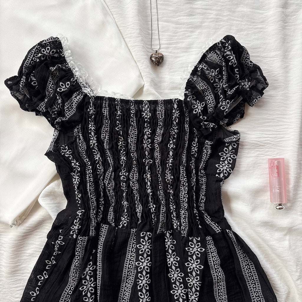 BLACK TOP (Bust : 28-34, Upper Waist : 24-28)