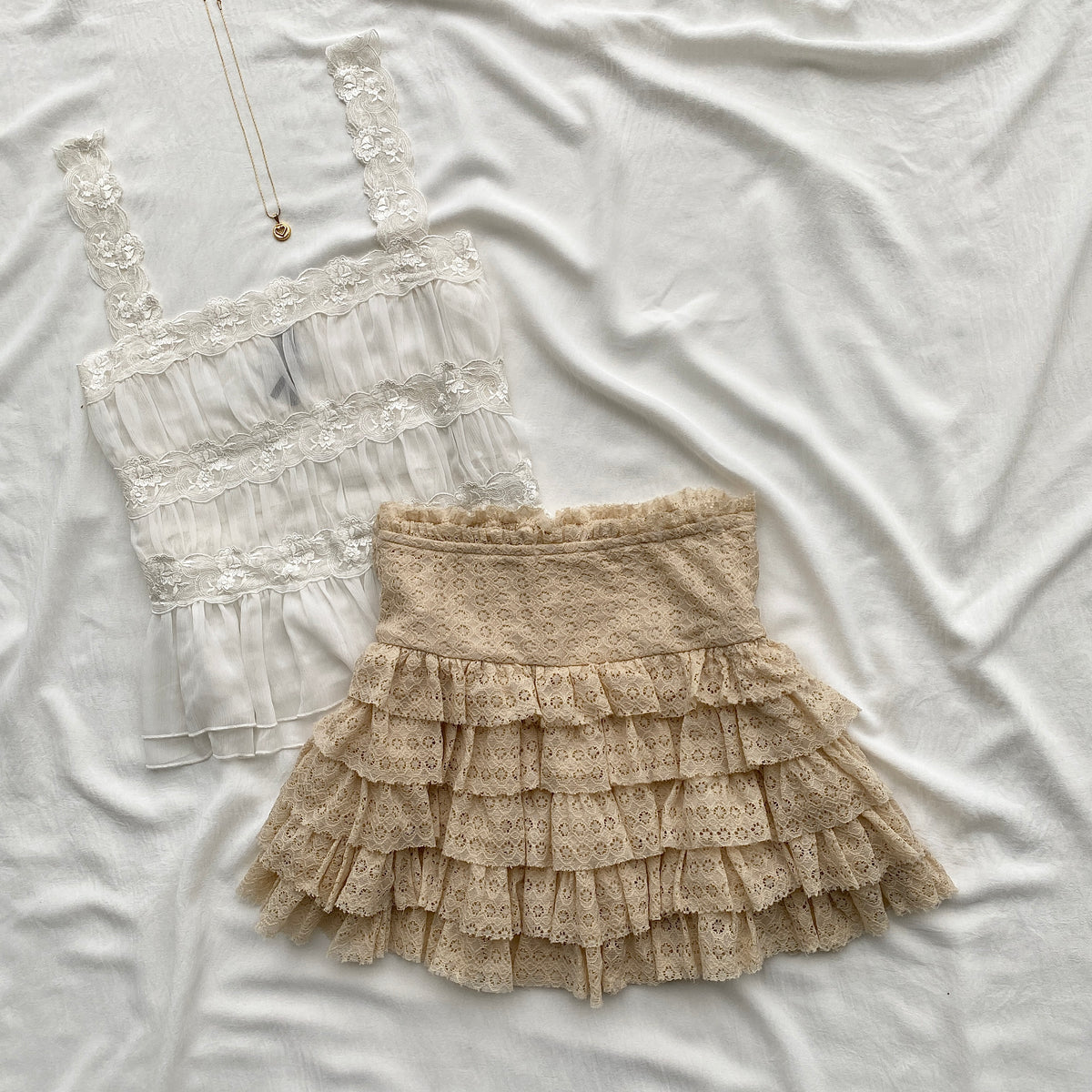 BROWN TIERED LACE SKIRT FROM AMERICAN EAGLE (Two sizes)
